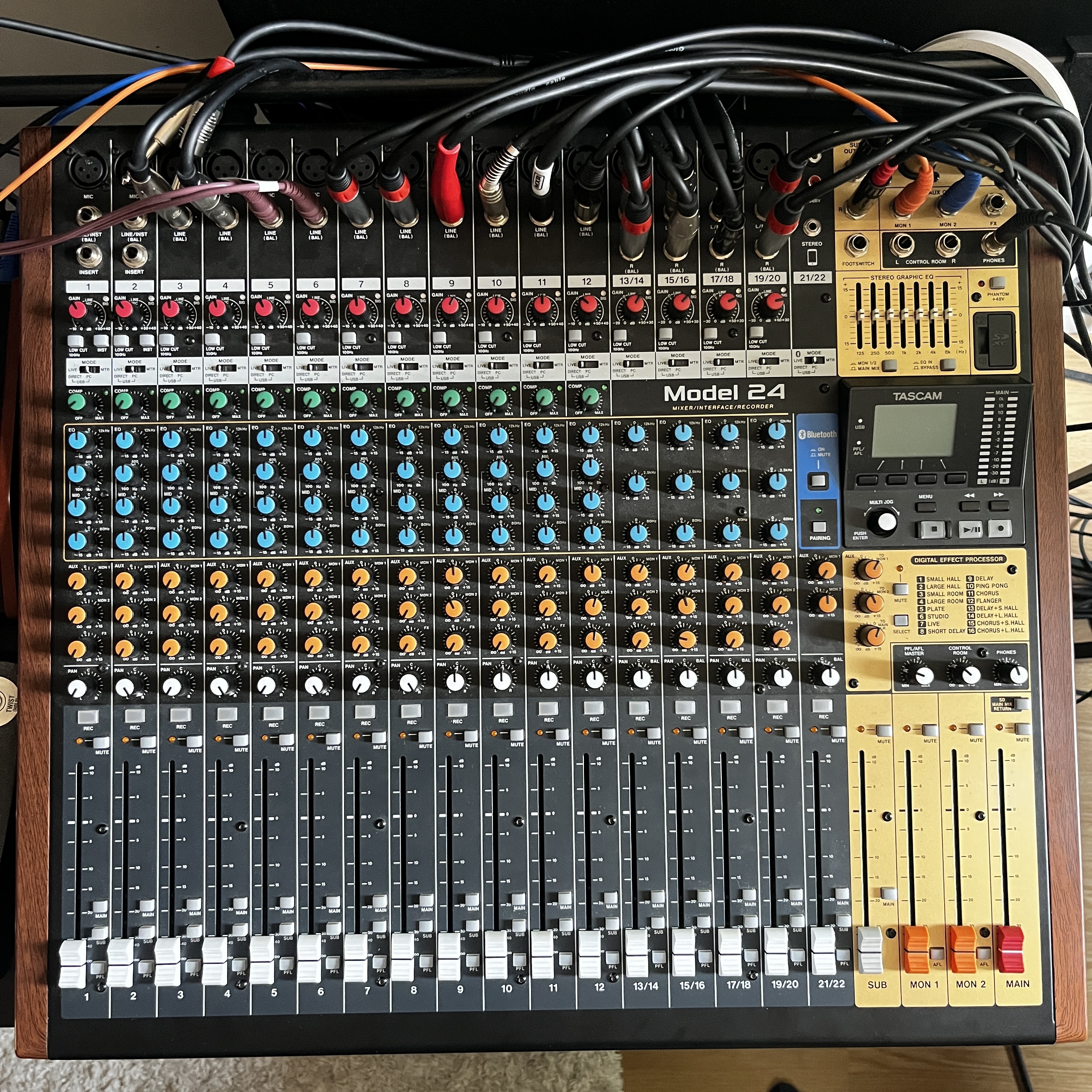 Vends Tascam Model 24 + housse 