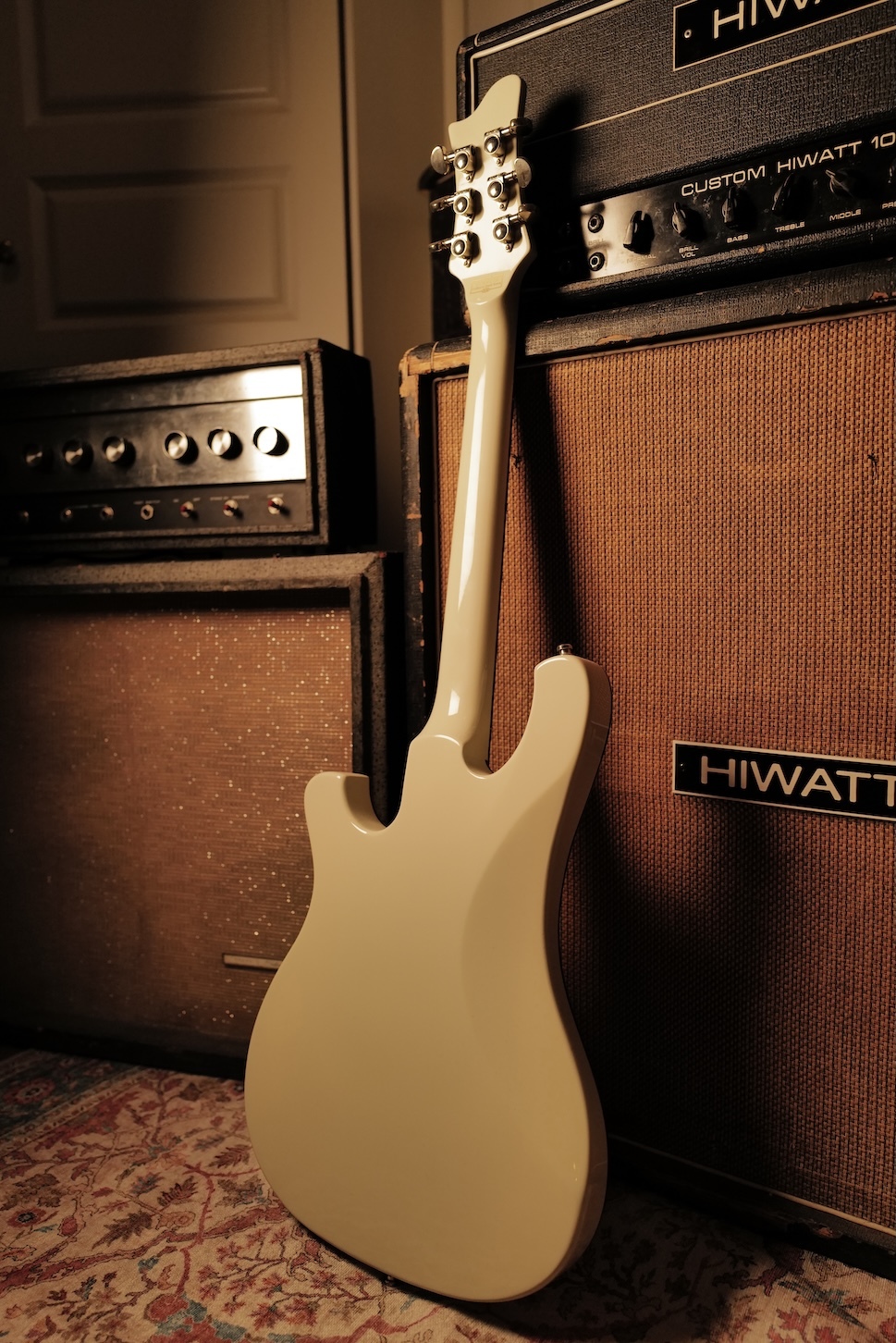 Schecter-Diamond-Series-006-Special-Ex-The-Cure-06