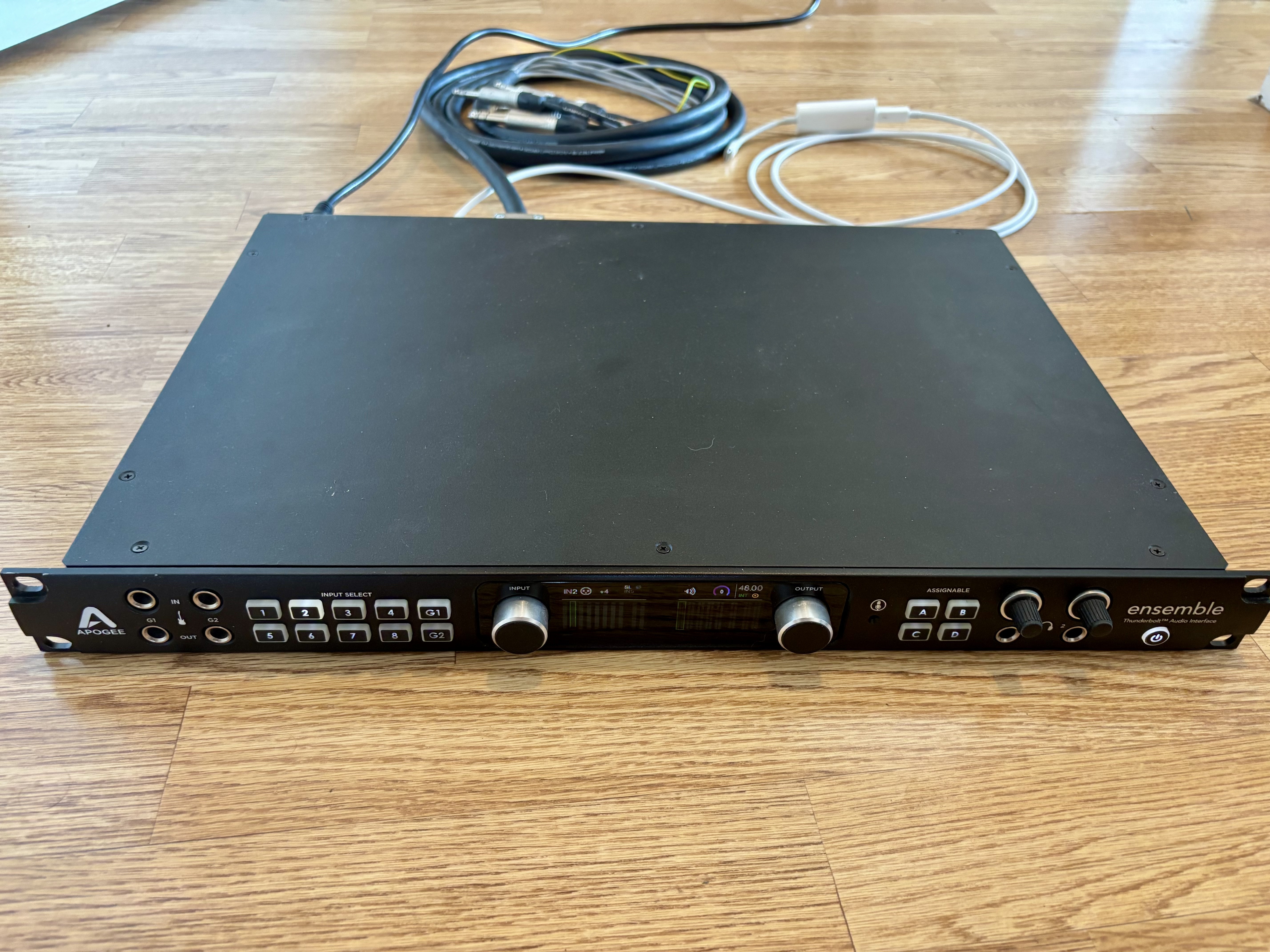 Apogee ensemble 2 + cable thunderbolt vers USBC + D-sub vers 8x Jacks TRS