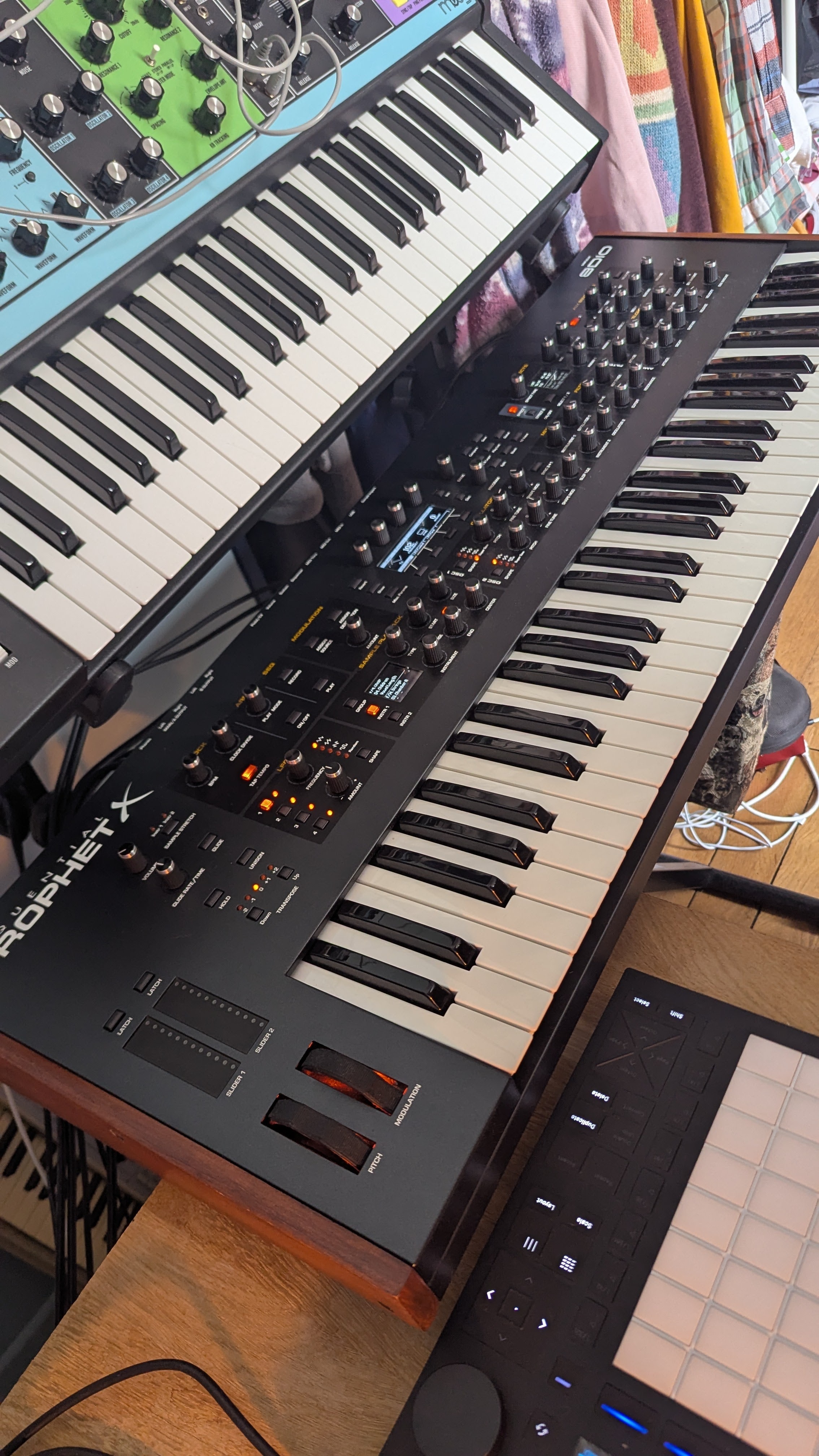 Sequential Prophet X (80322)
