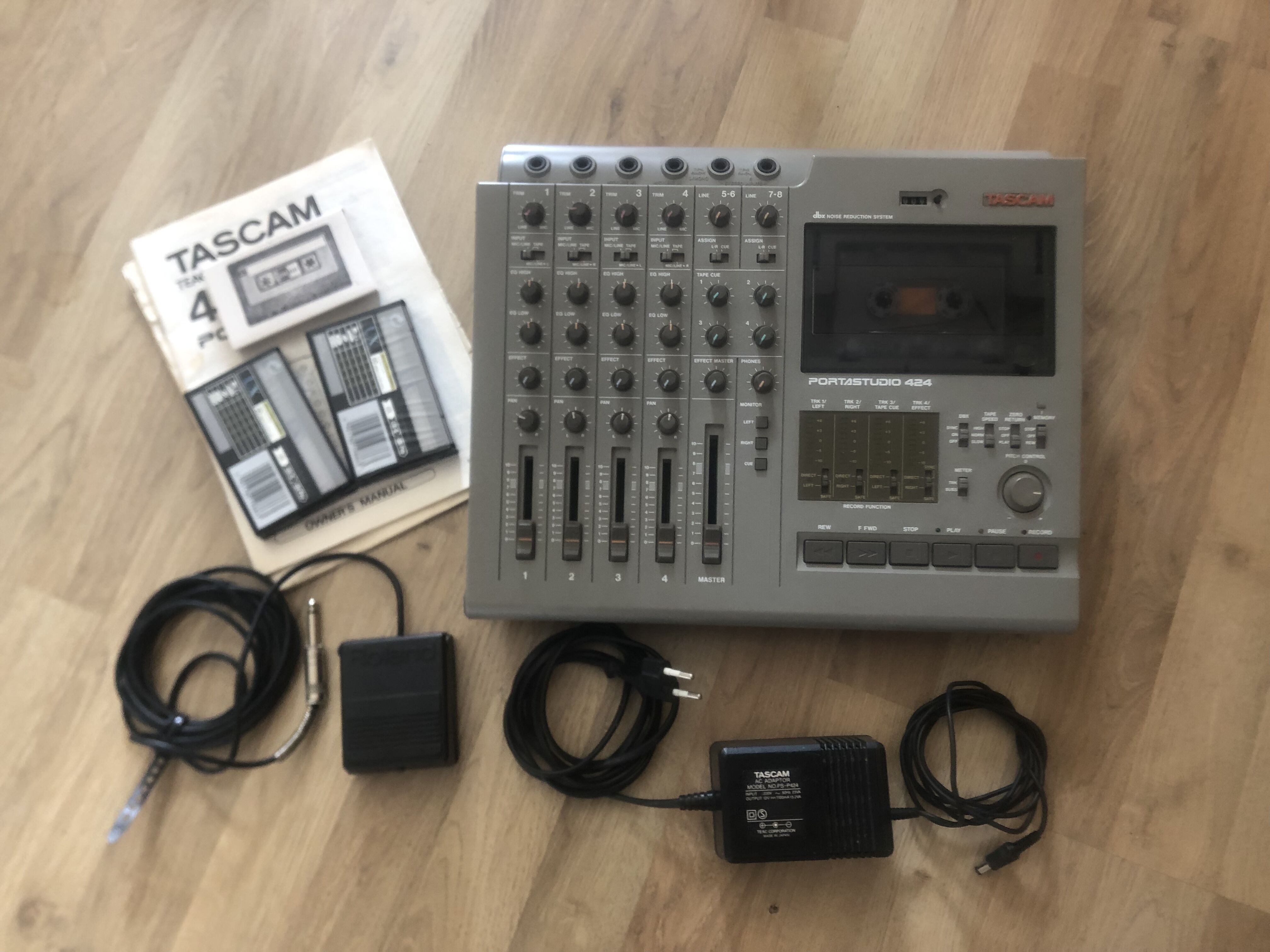 rare Tascam 424 MK1 superbe état + tape loop etc 