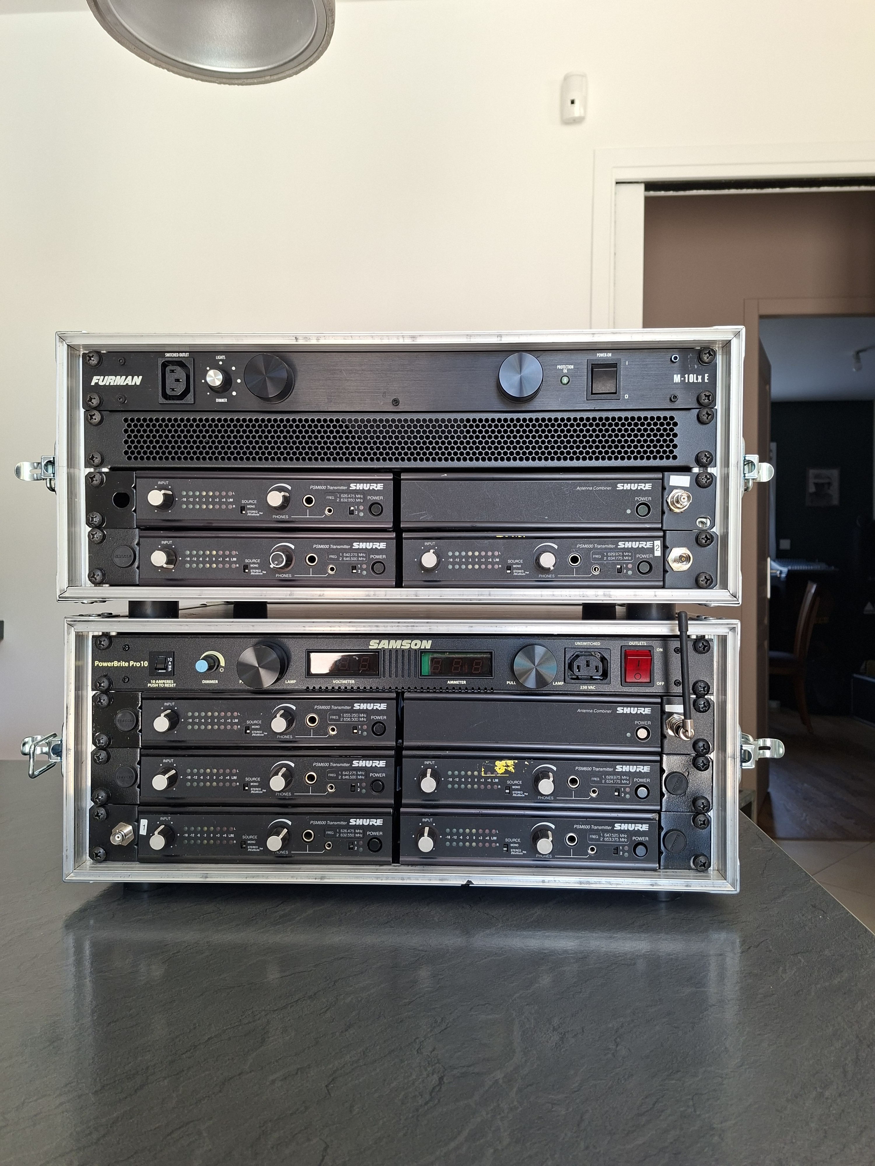 Vends un ensemble de 8 système in ears Shure PSM600, 