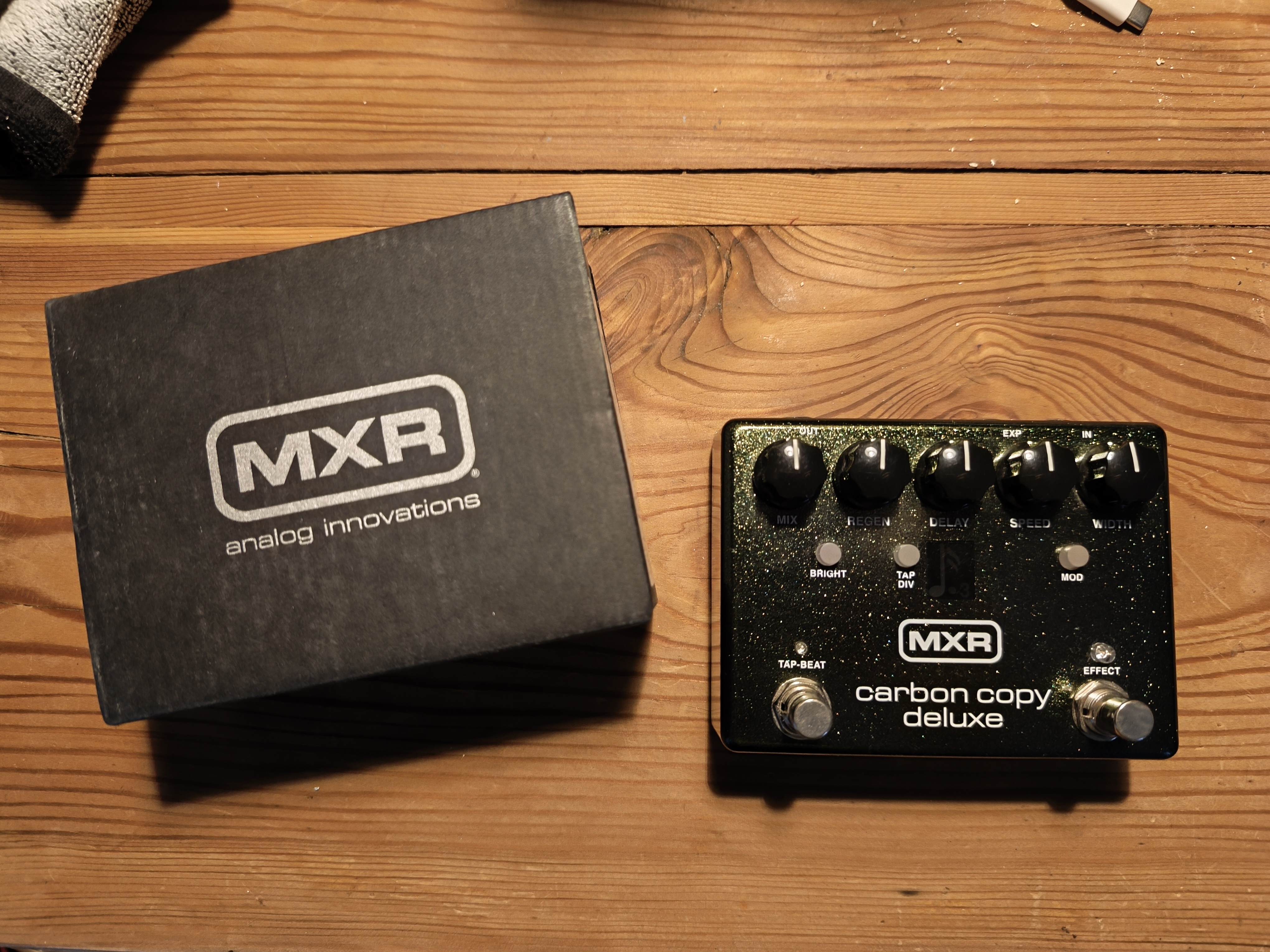 MXR Carbon Copy Deluxe