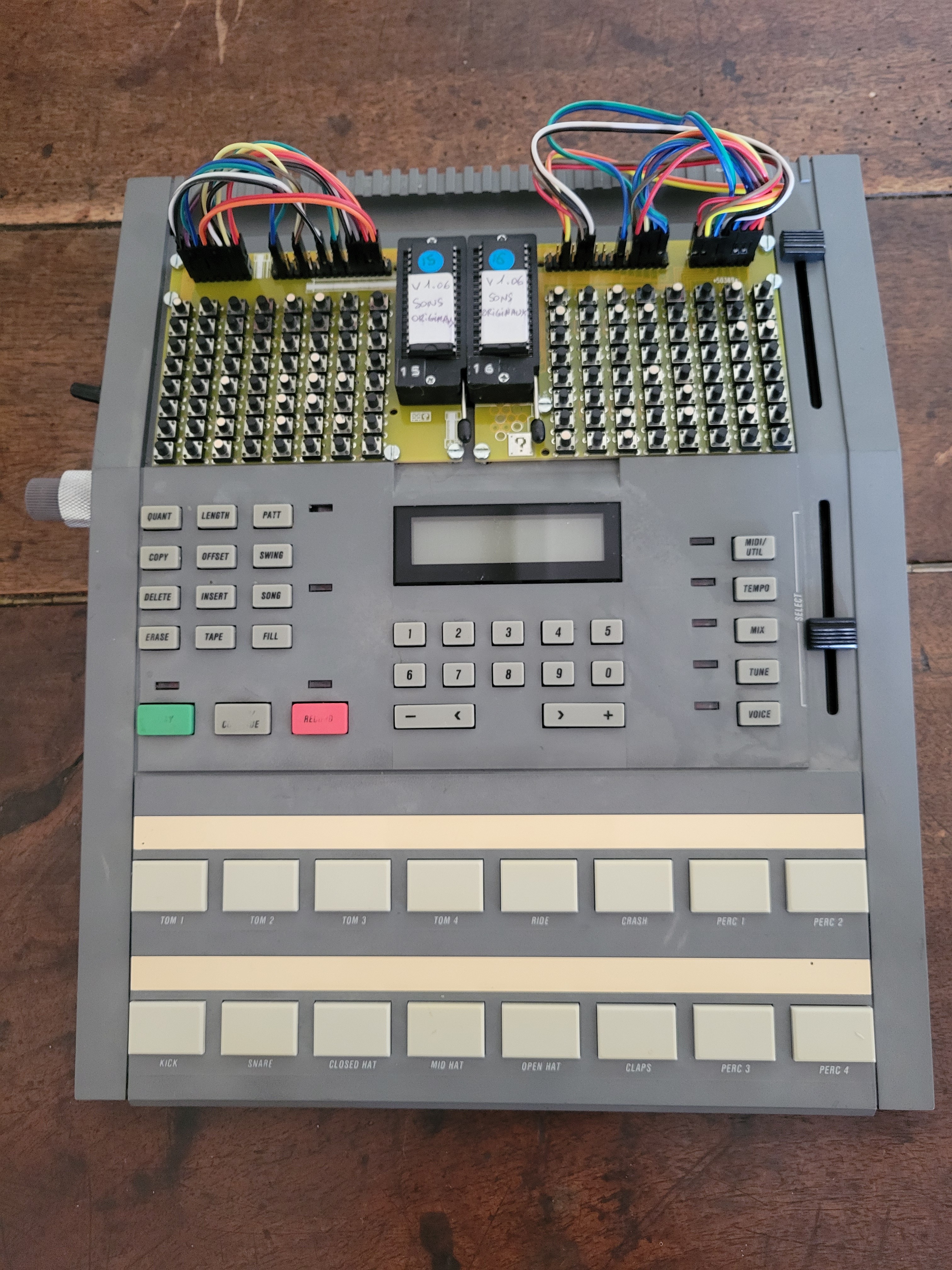 Alesis HR-16 Circuit Bended 