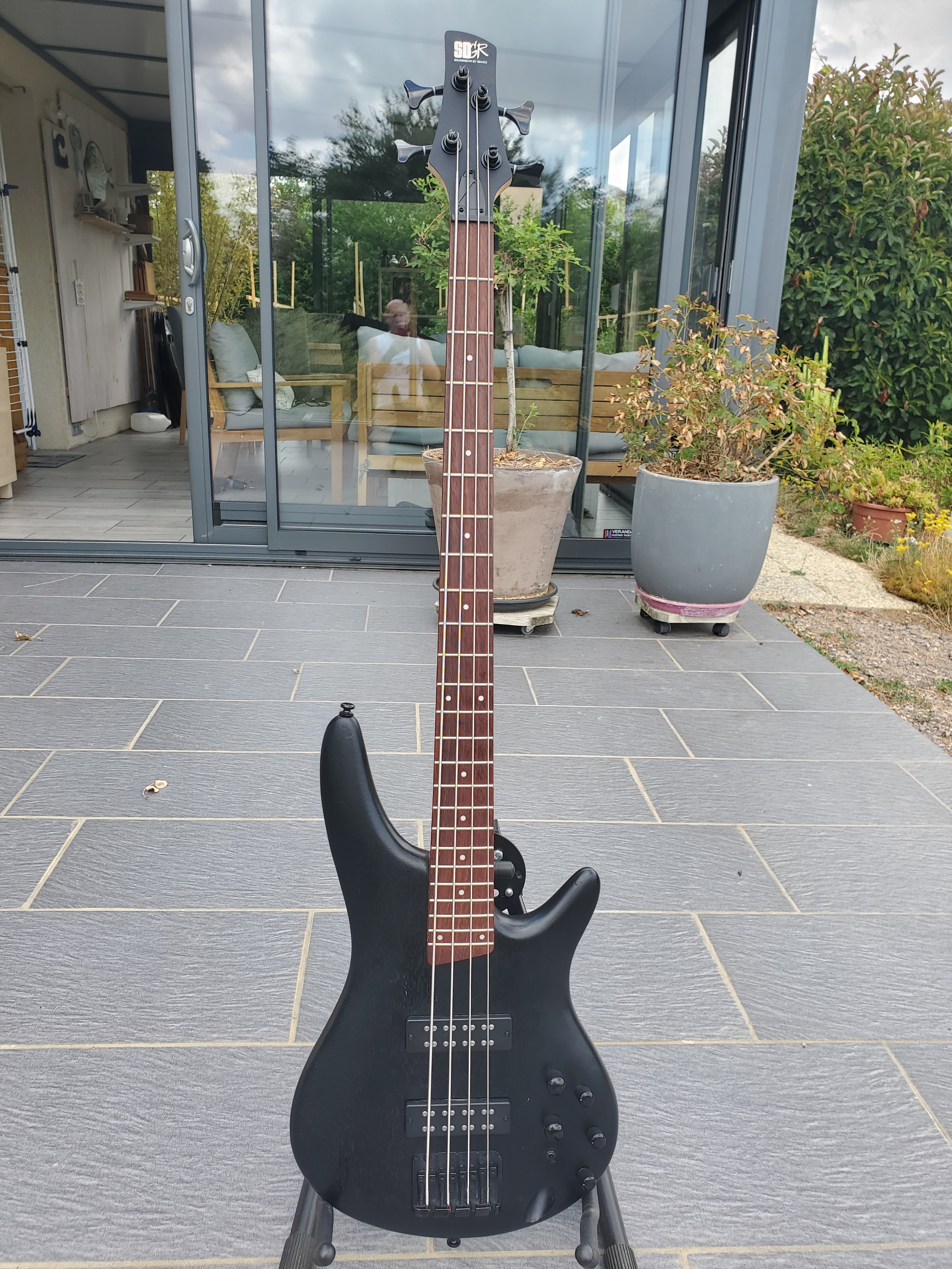 vends basse ibanez sr300eb