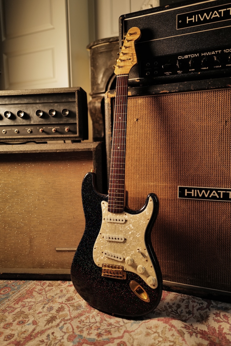 Fender-Stratocaster-Masterbuilt-John-English-Made-for-Steven-Seagal-Sparkle-02