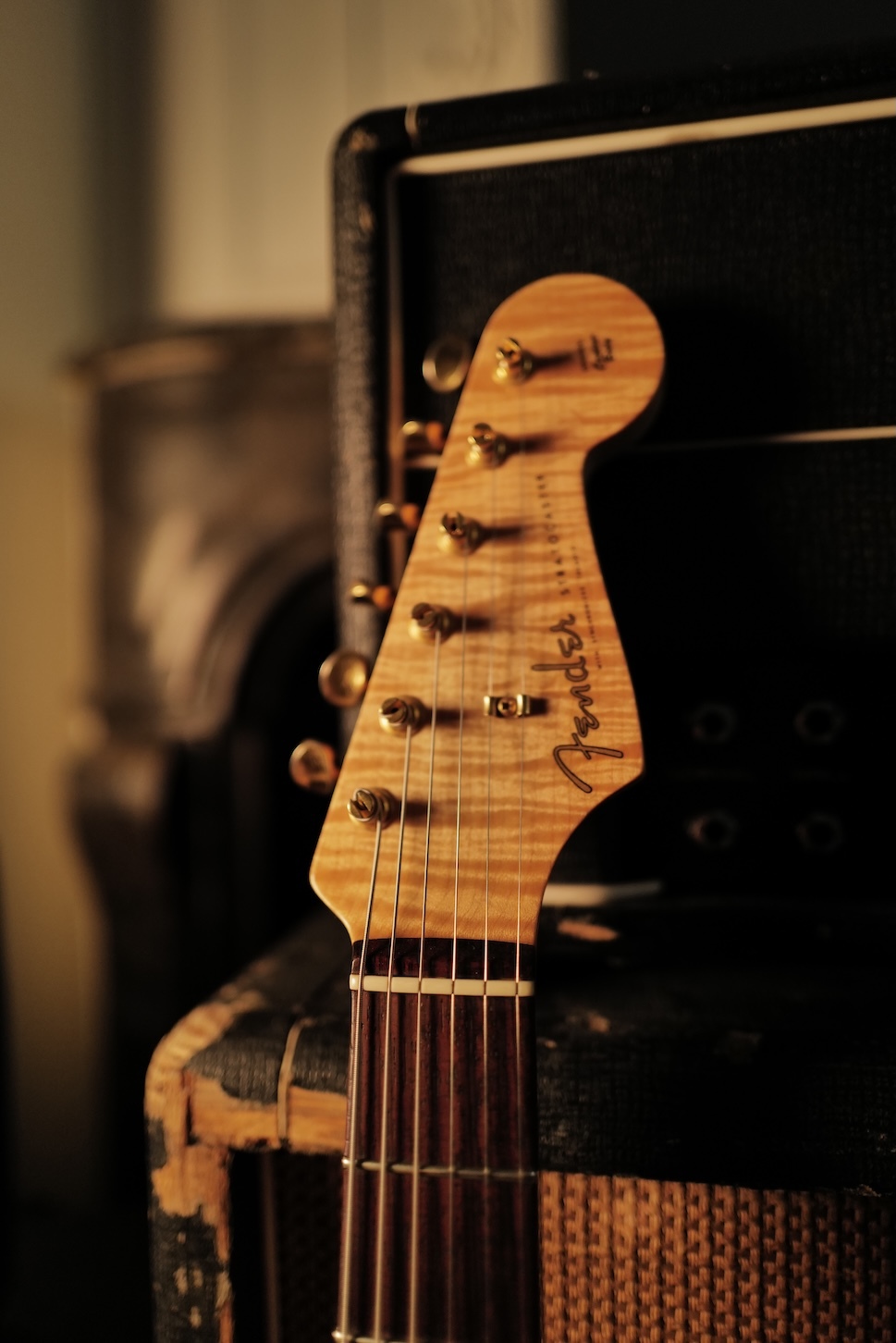 Fender-Stratocaster-Masterbuilt-John-English-Made-for-Steven-Seagal-Sparkle-03