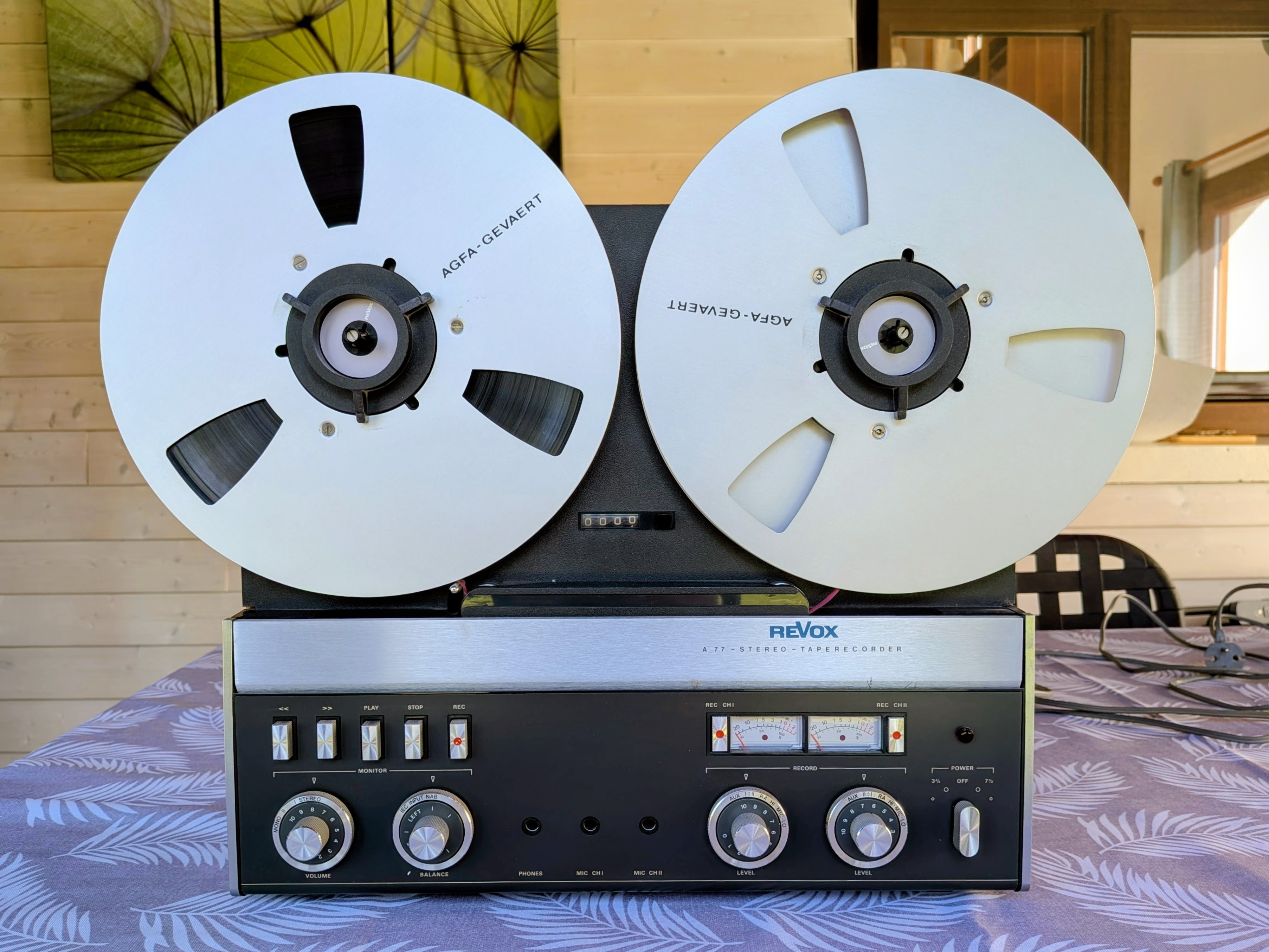 Vends un authentique magnétophone REVOX A77 MK IV (millésime 1976), véritable icône de l'audio analogique et de la haute-fidéli