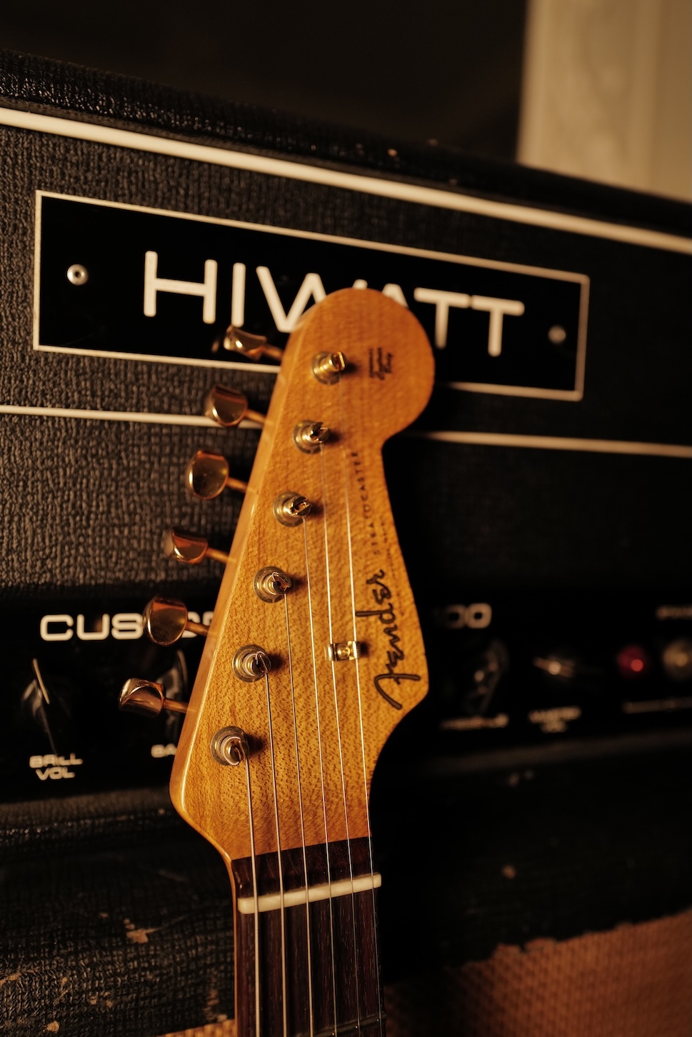 Fender-Stratocaster-Custom-Shop-Super-Heavy-Relic-Sunburst-Overspray-Olympic-White-04