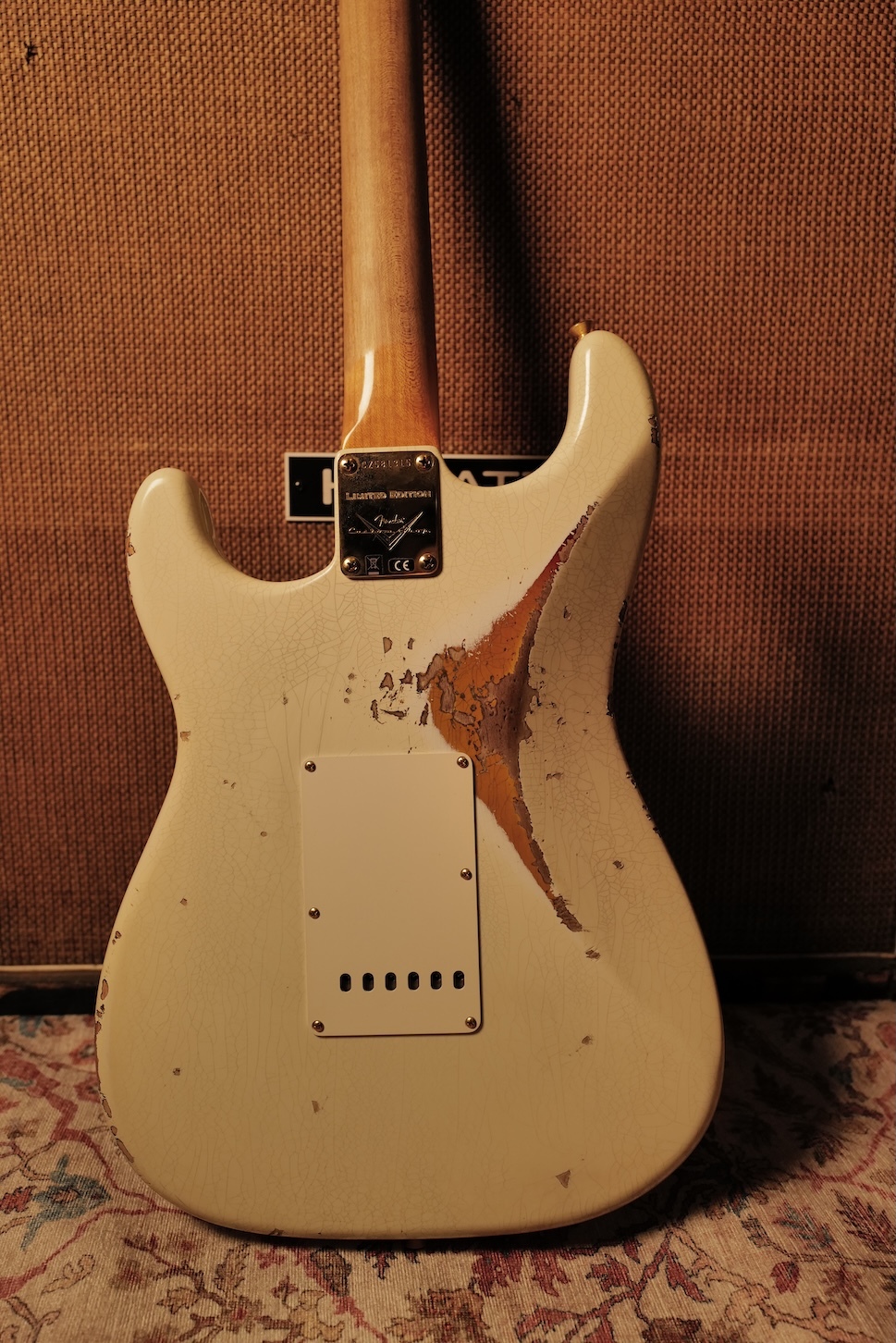 Fender-Stratocaster-Custom-Shop-Super-Heavy-Relic-Sunburst-Overspray-Olympic-White-05