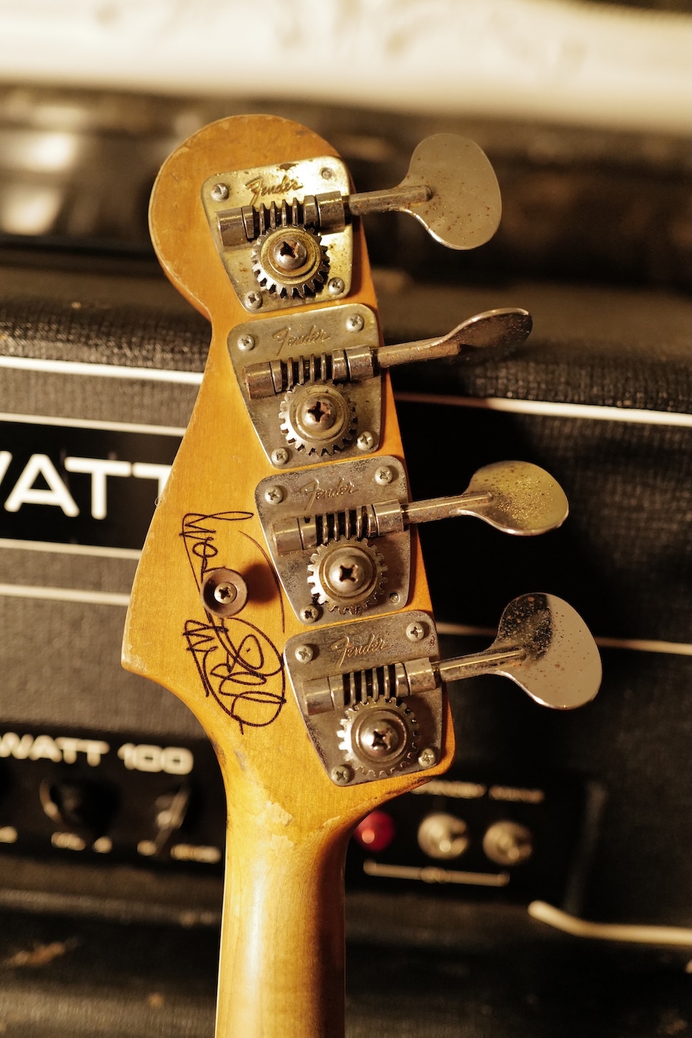 Fender-Jazz-Bass-1968-07