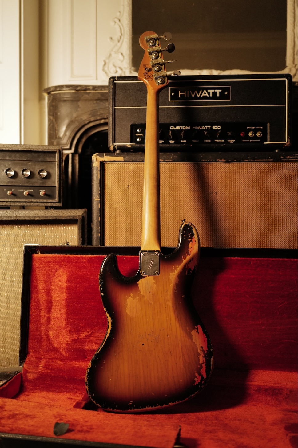 Fender-Jazz-Bass-1968-09