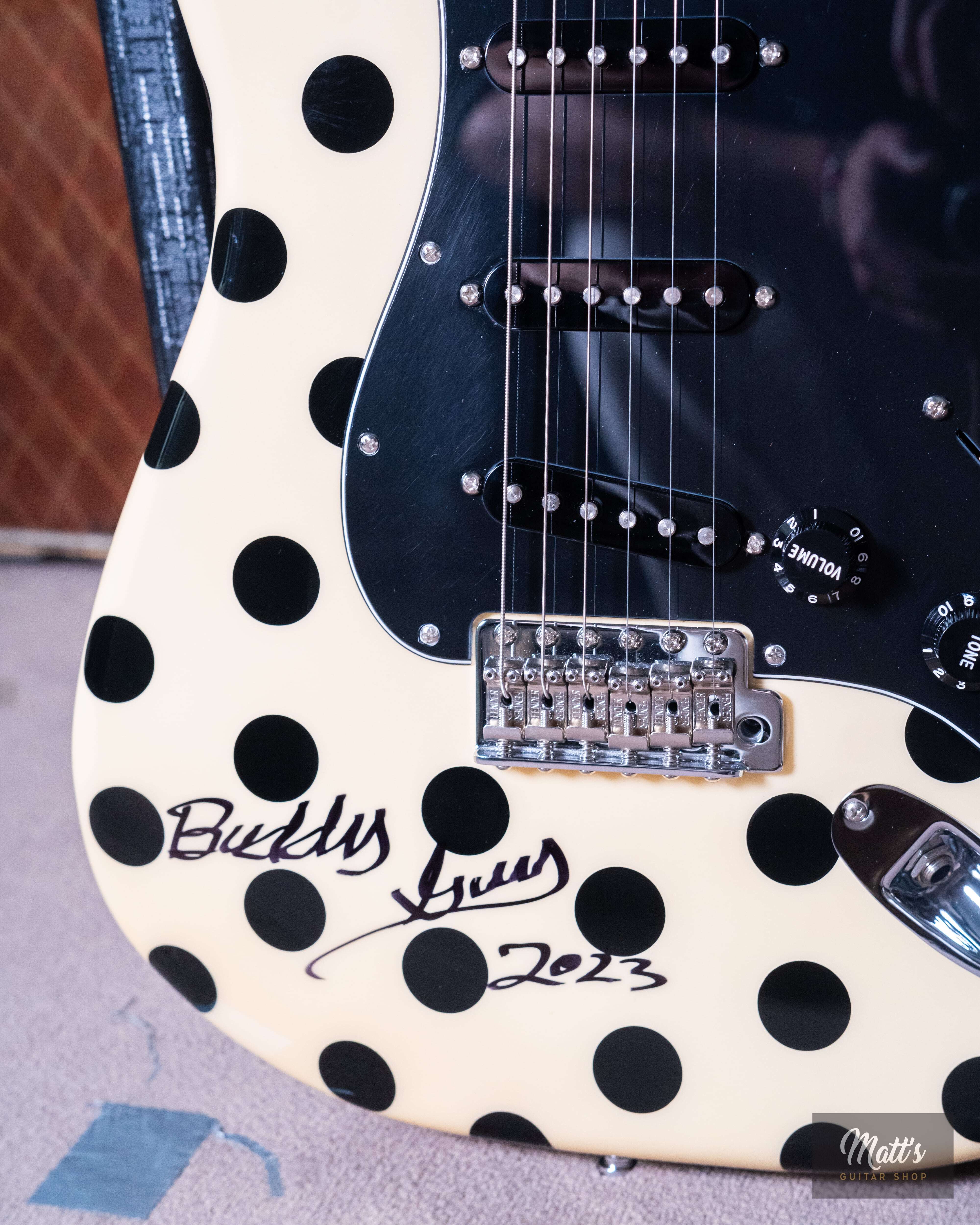 Fender-Stratocaster-Buddy-Guy-blanche-03