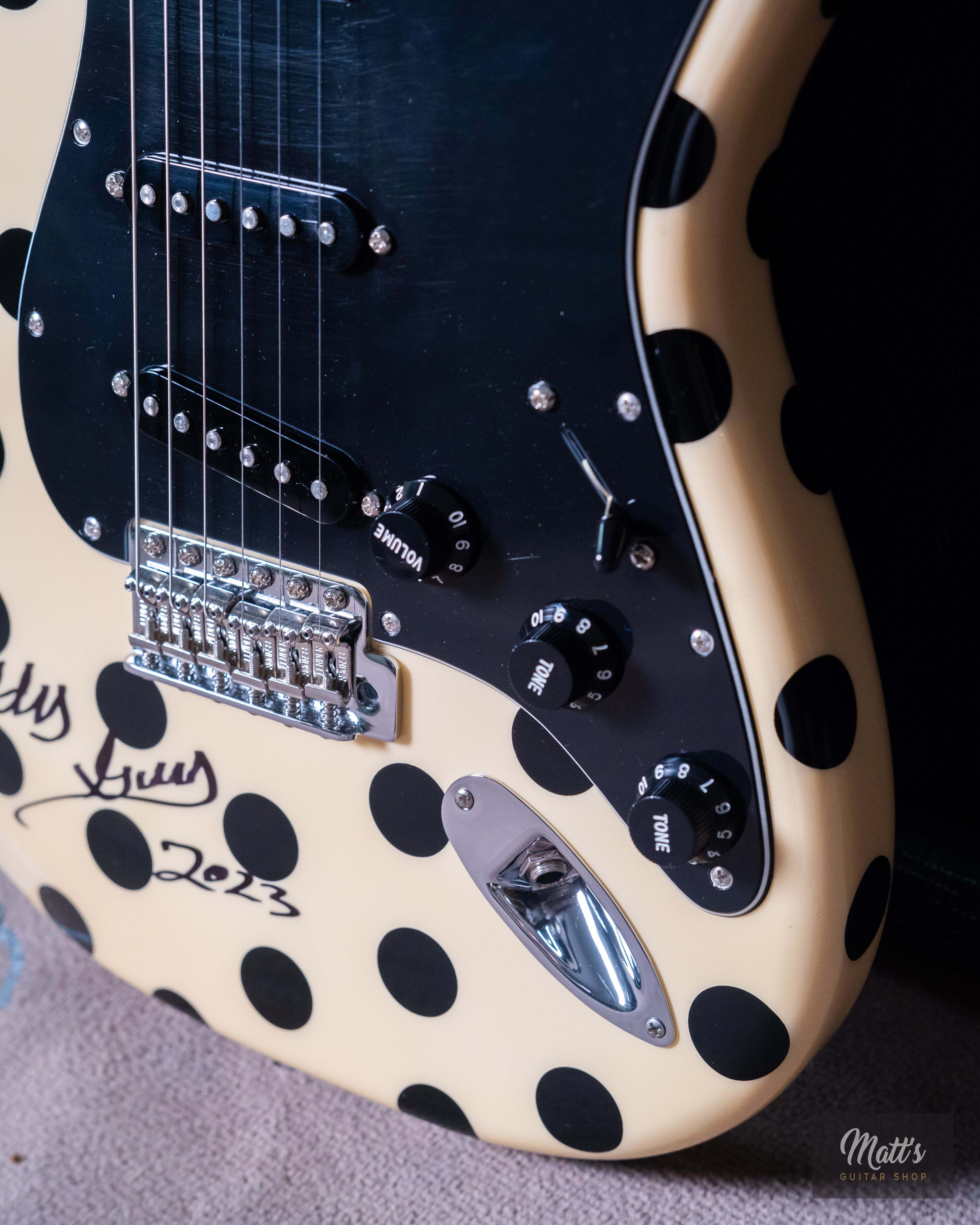 Fender-Stratocaster-Buddy-Guy-blanche-04