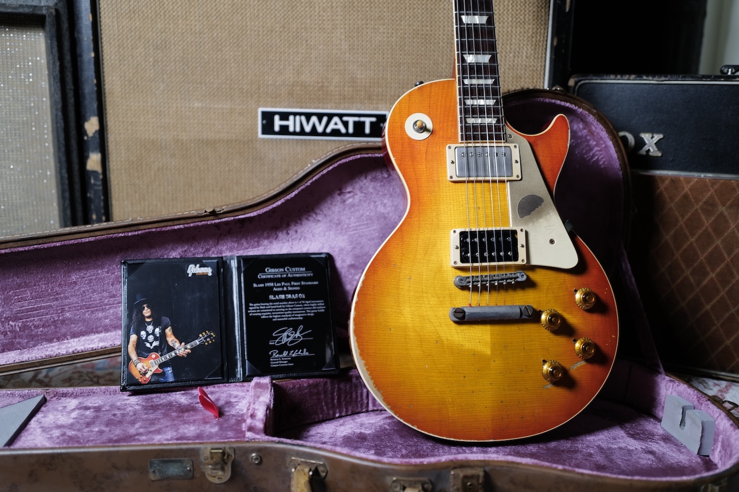 Gibson-Les-Paul-Standard-Slash-First-Burst-58-Reissue-Aged-and-Signed-09