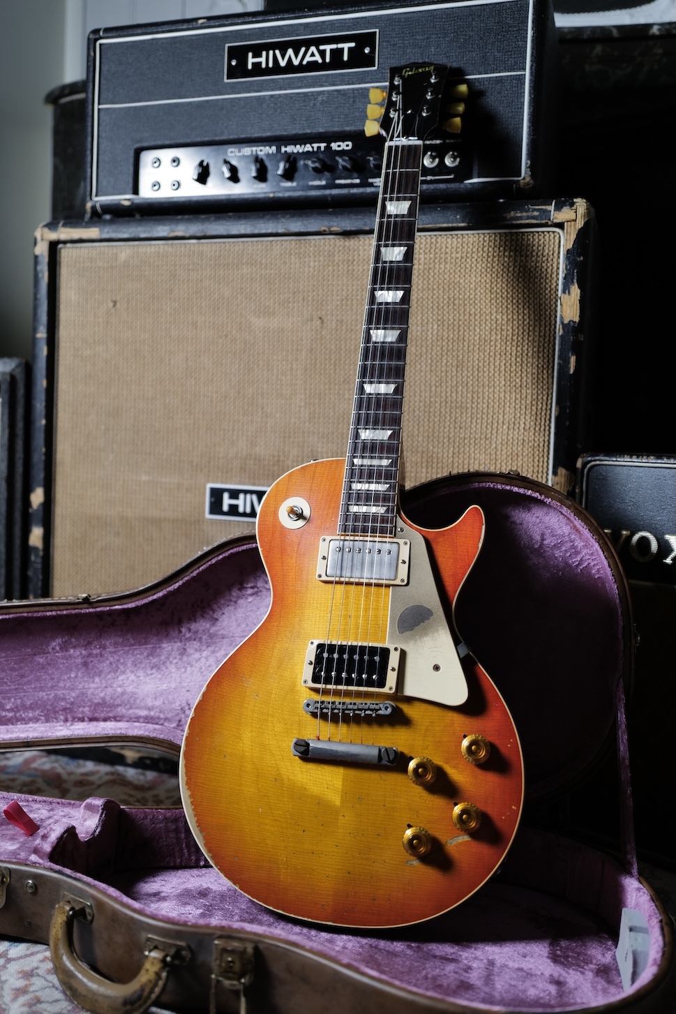 Gibson-Les-Paul-Standard-Slash-First-Burst-58-Reissue-Aged-and-Signed-11