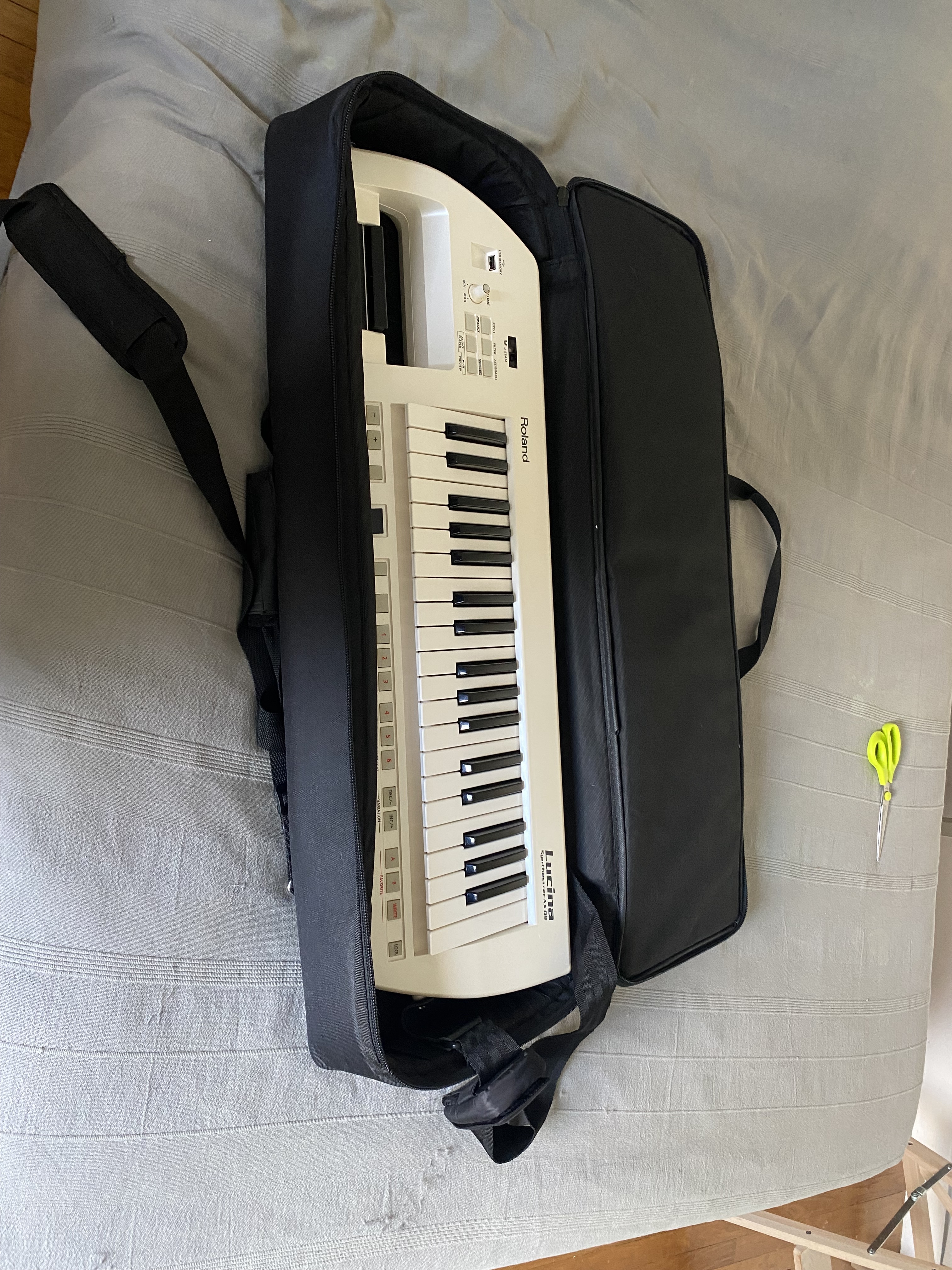 Vends Lucina blanc avec housse et transfo officielle 