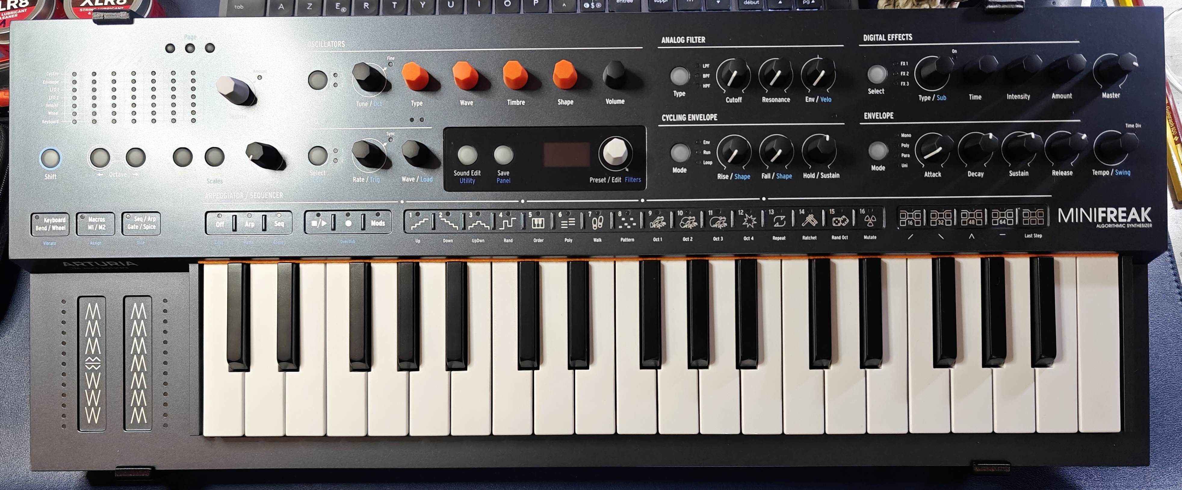 Vends Arturia MiniFreak + Stand + Housse