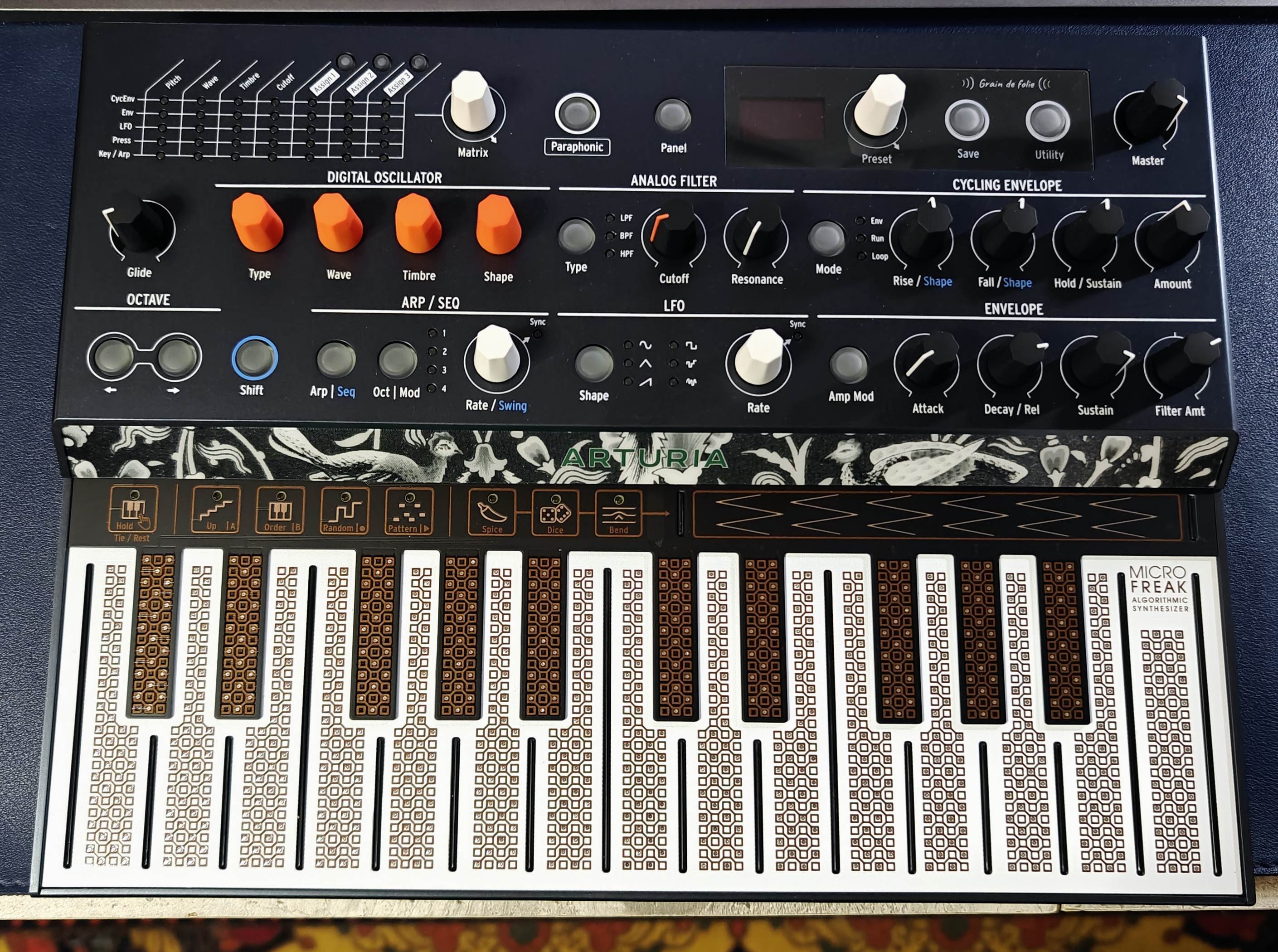 Vends Arturia MicroFreak + DeckSaver
