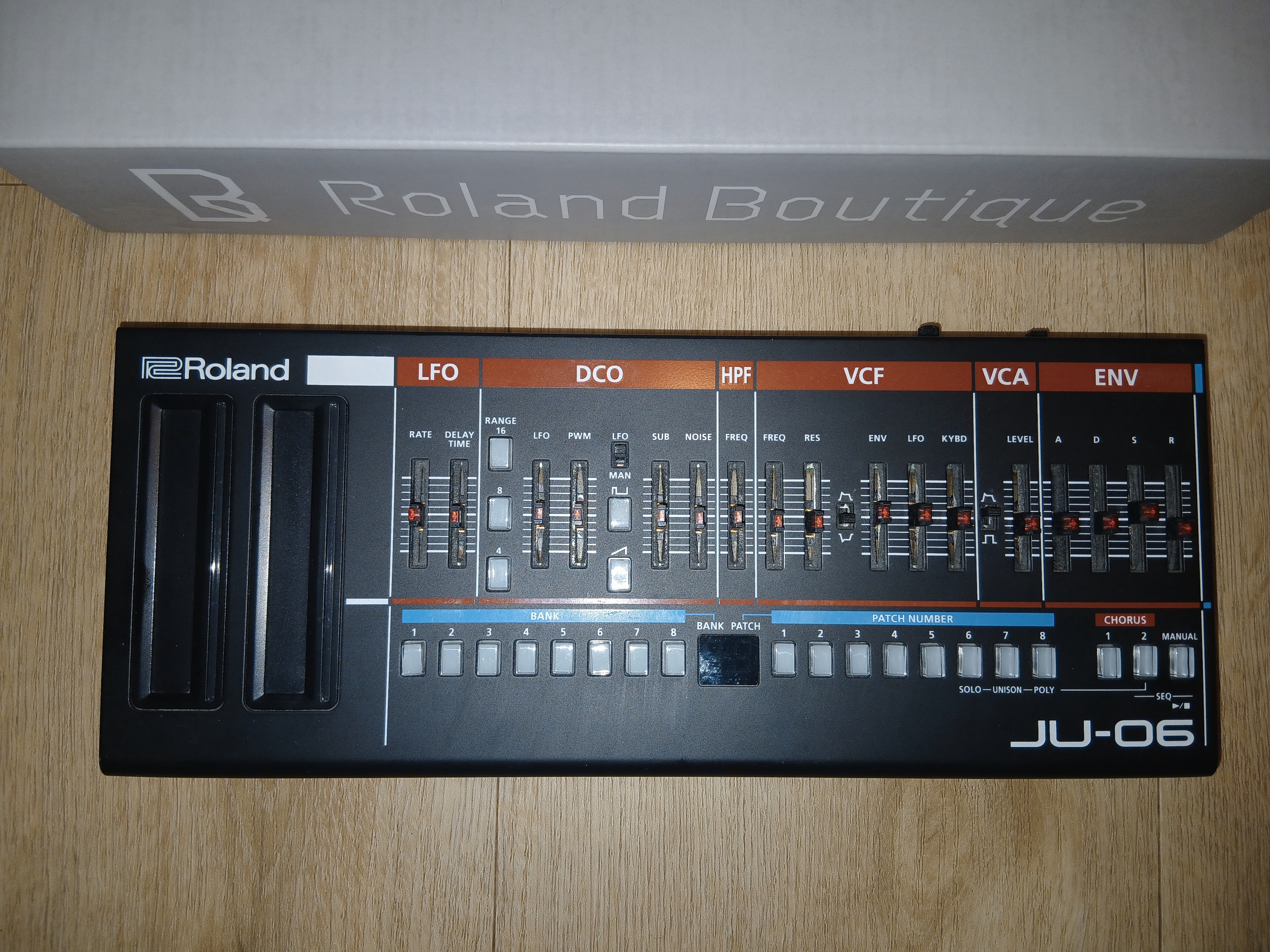 Vends Roland JU-06