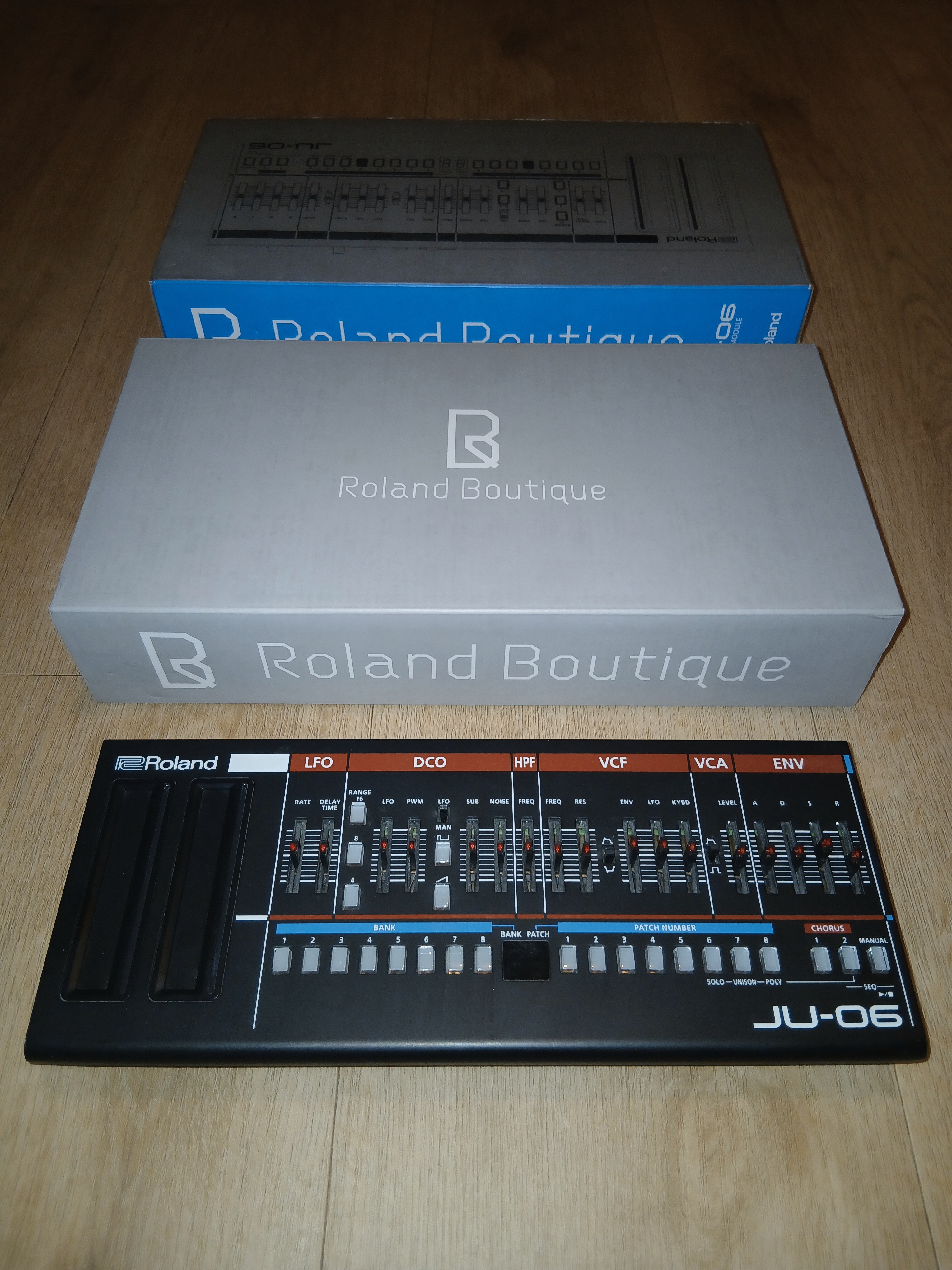 Roland JU-06 (37120)