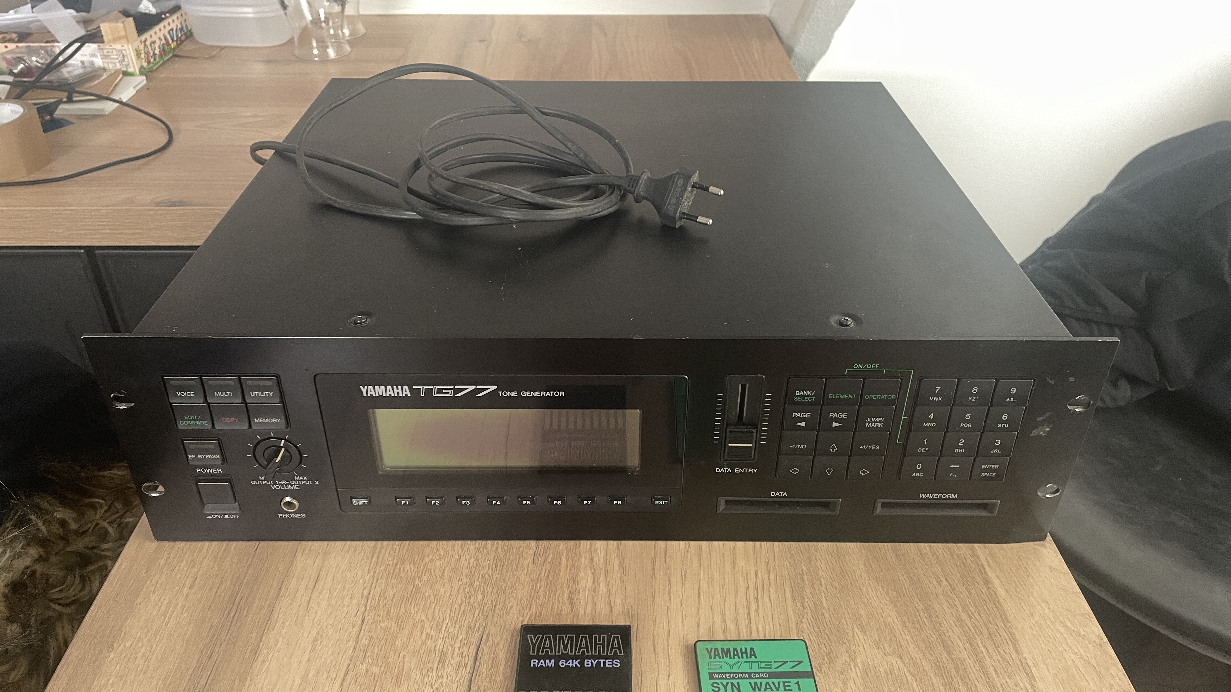 Synthétiseur Yamaha TG77
