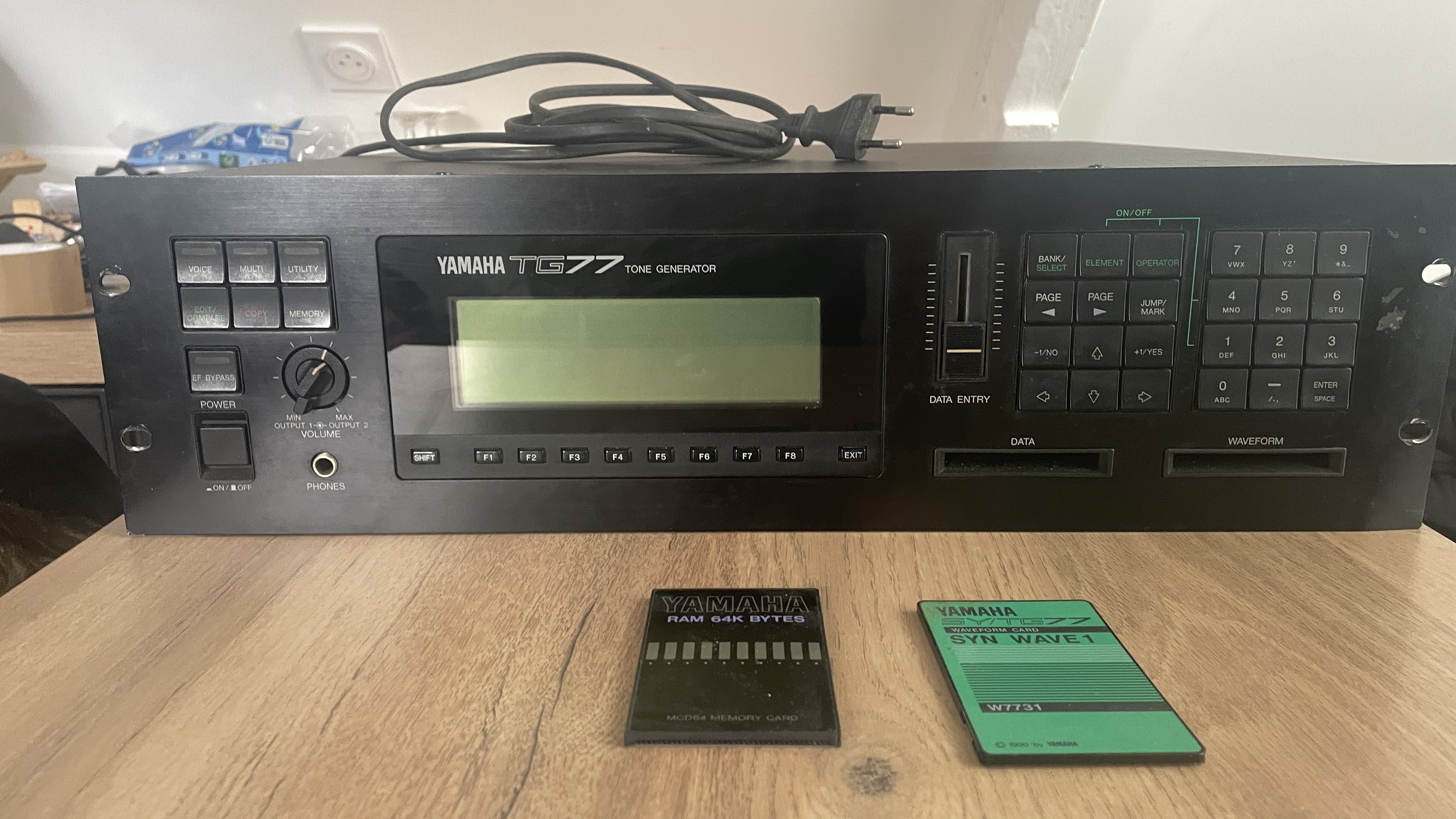 Yamaha TG77 (27944)