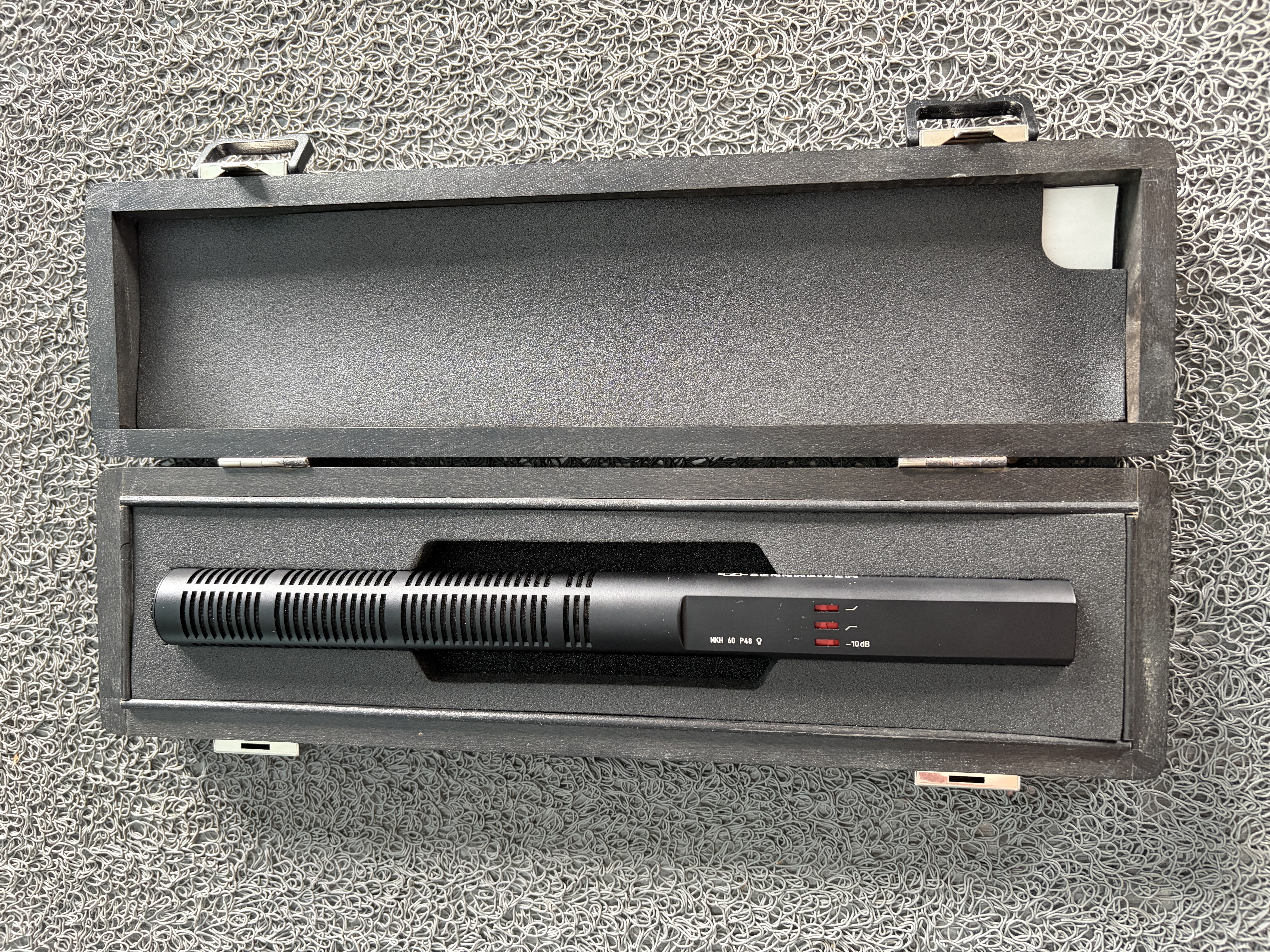 COLLECTOR : Sennheiser MKH60 P48 + kit Rycote anti-vent