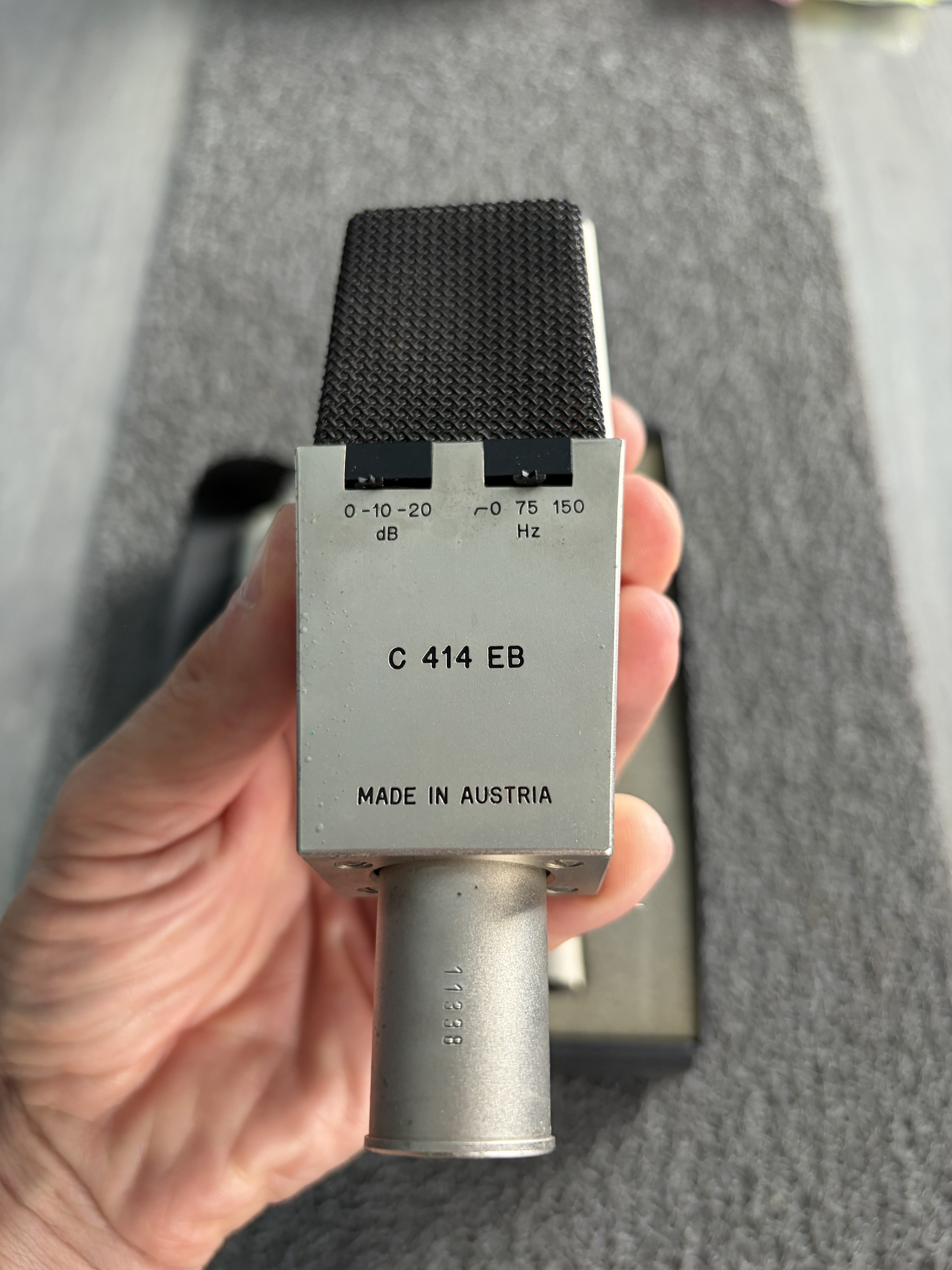 COLLECTOR : AKG C414 EB Nylon (fin 70) + boîte + certificat + fixation + filtre anti-pop