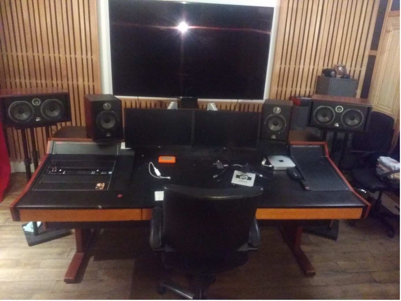 Bureau studio à donner