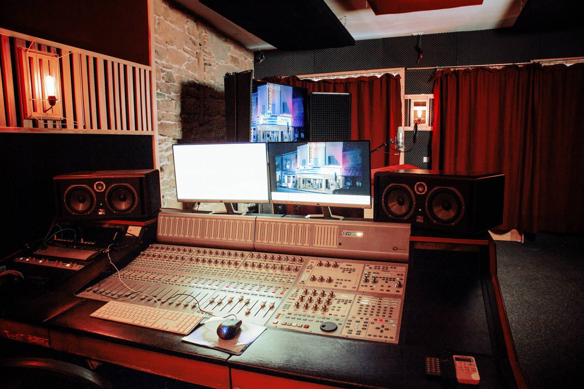 Studio yellow