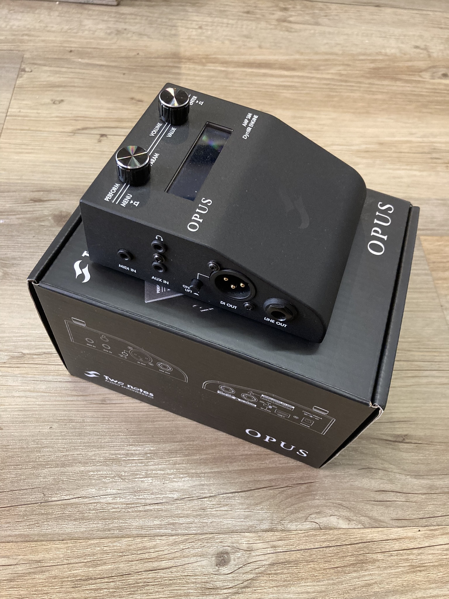 Two Notes Audio Engineering Opus (48040)