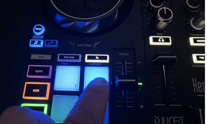 Hercules DJControl Inpulse 200 MK3 : TEST HERCULES 11 Hercules DJControl Inpulse 200 MK3 : TEST HERCULES 11