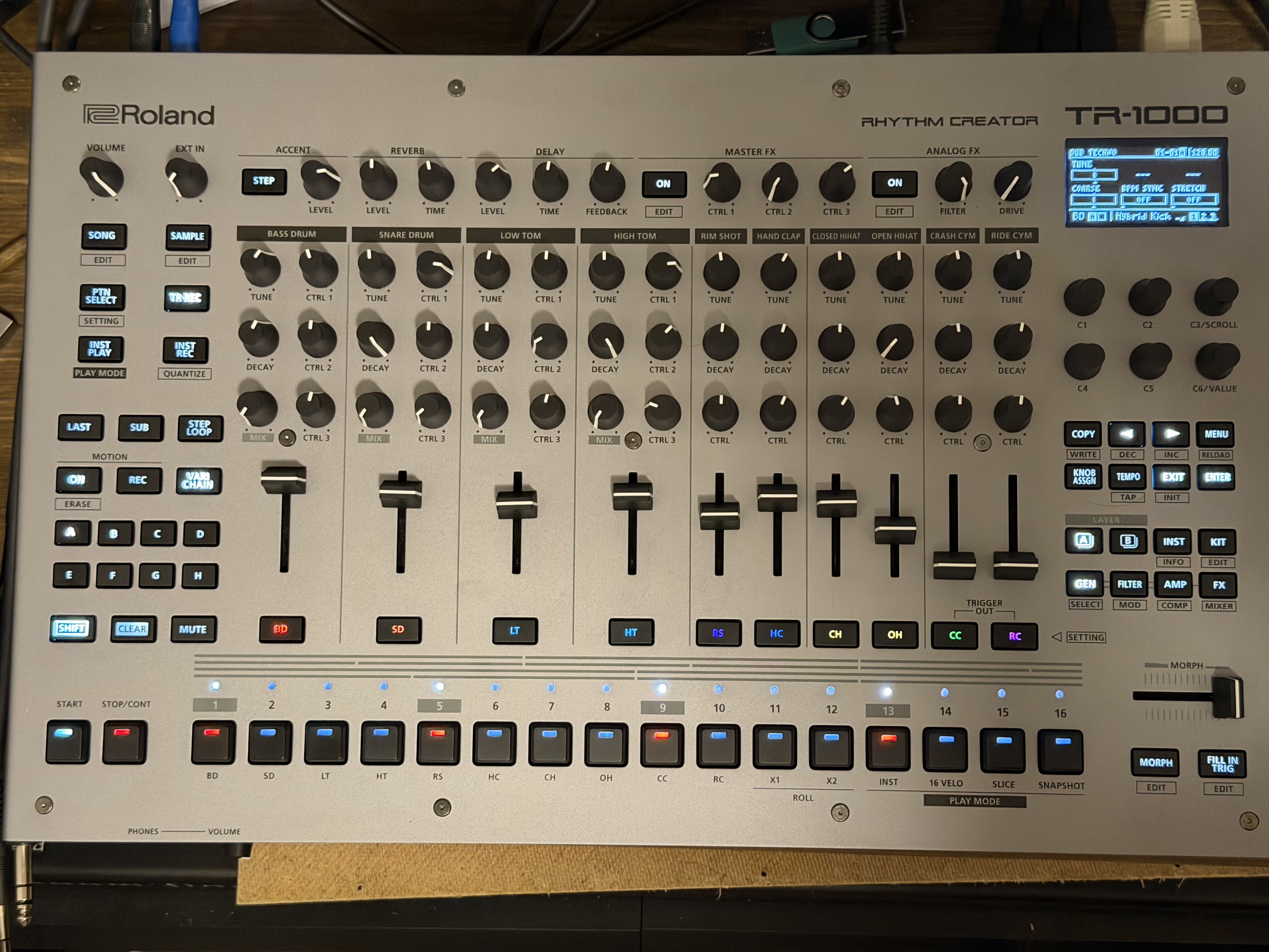 Roland TR-1000