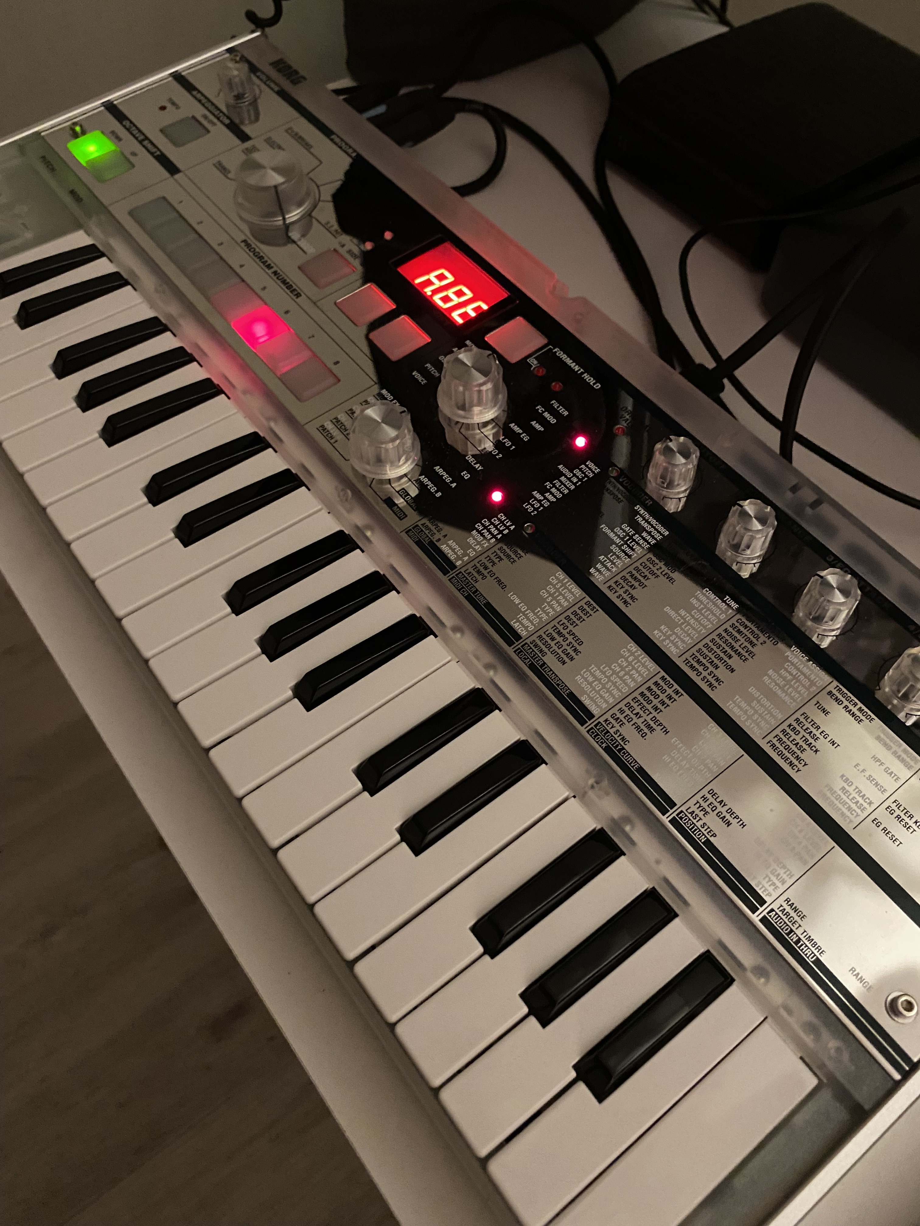 Vends Korg Microkorg Crystal 