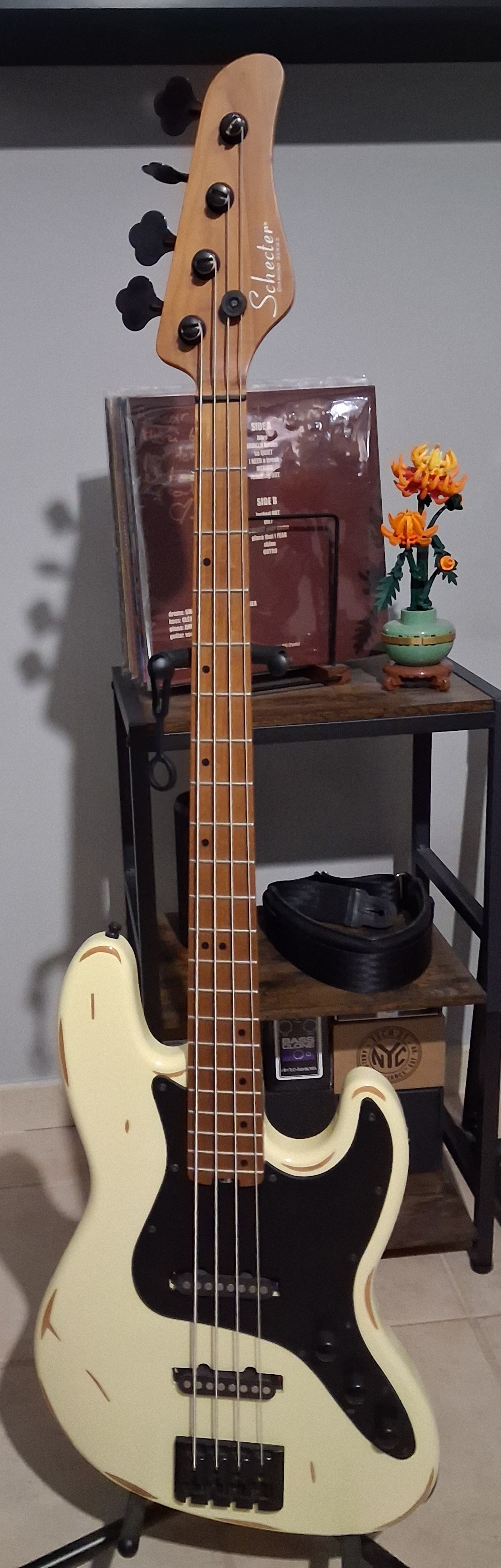 Basse Schecter Nikki Sixx J-4