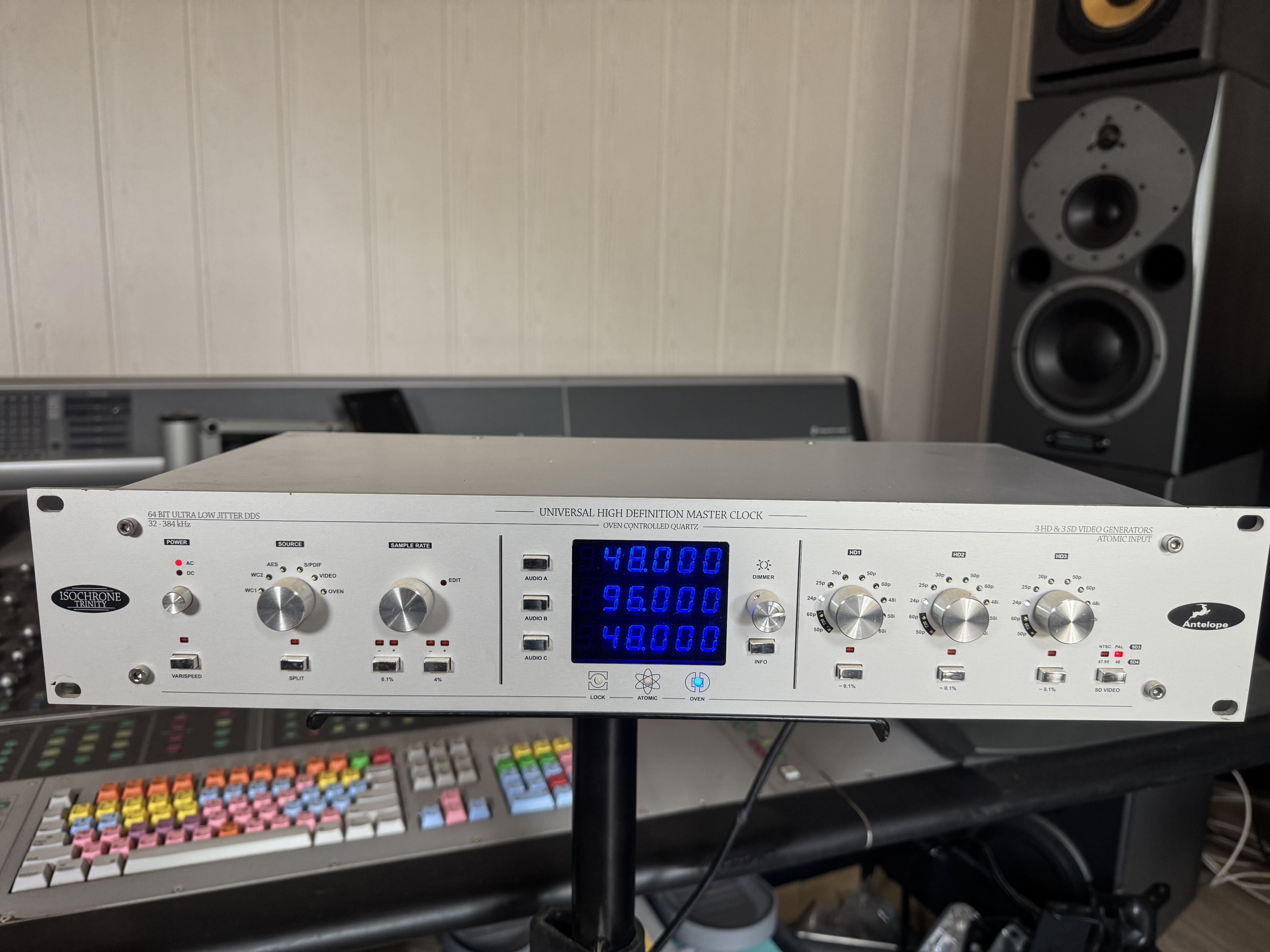 Antelope Audio Isochrone Trinity – Horloge maître audio/vidéo 384 kHz