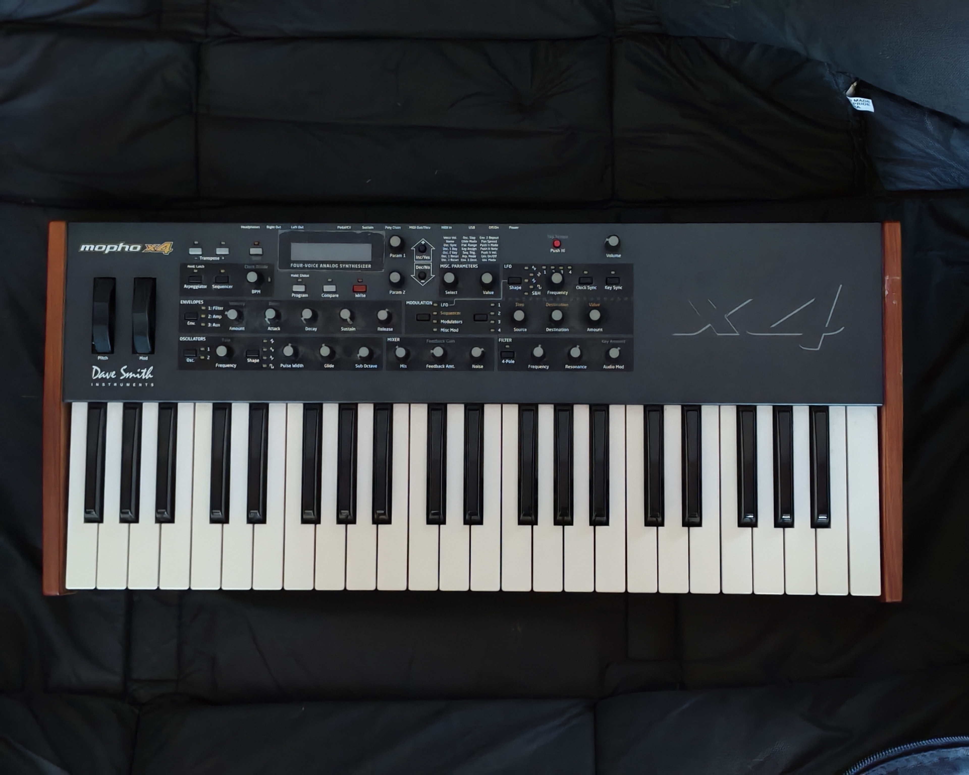 Vends  Dave Smith Mopho X4