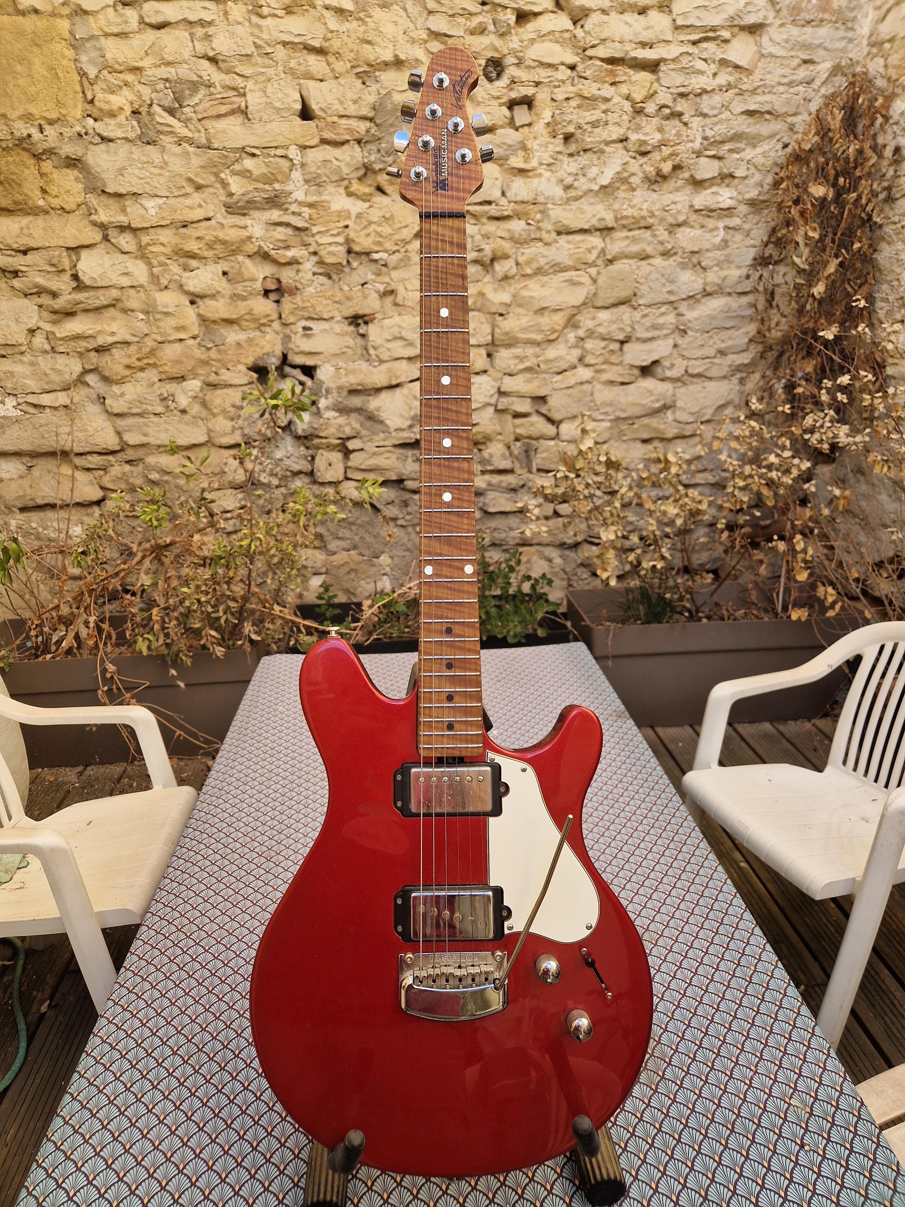 guitare Musicman Valentine