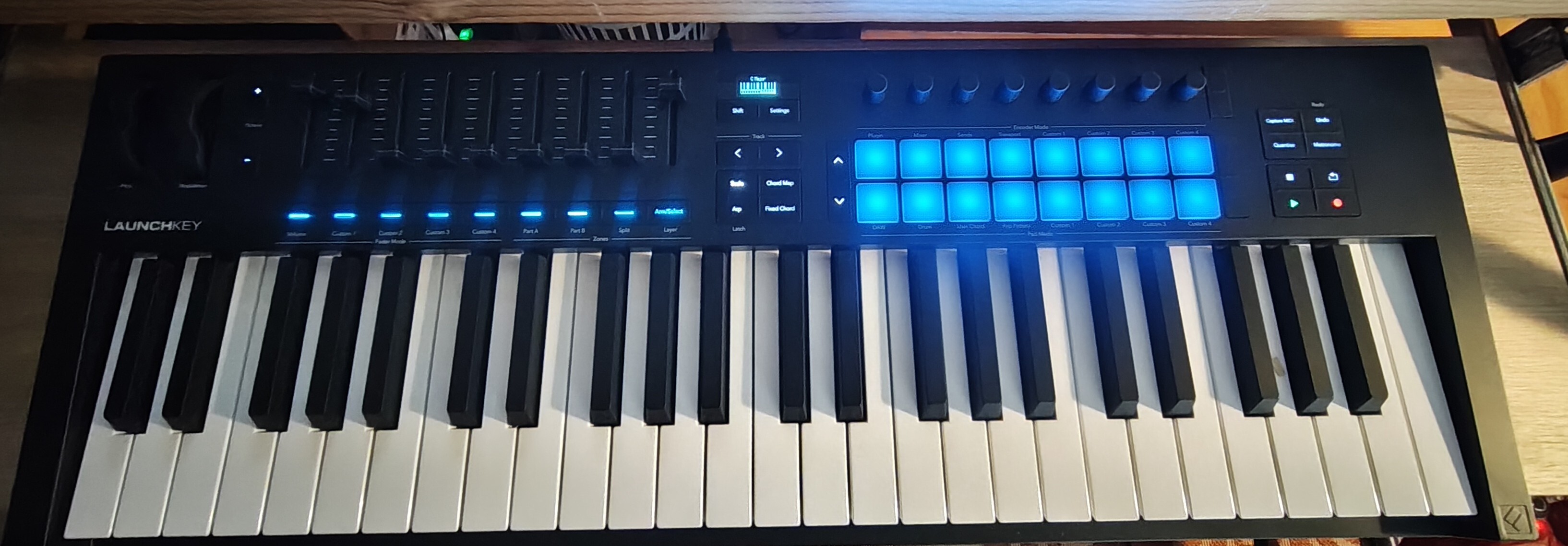 Vends Novation Launchkey 49 MK4