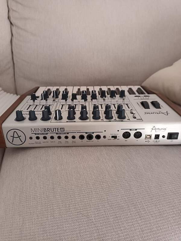 Arturia MiniBrute SE (25180)