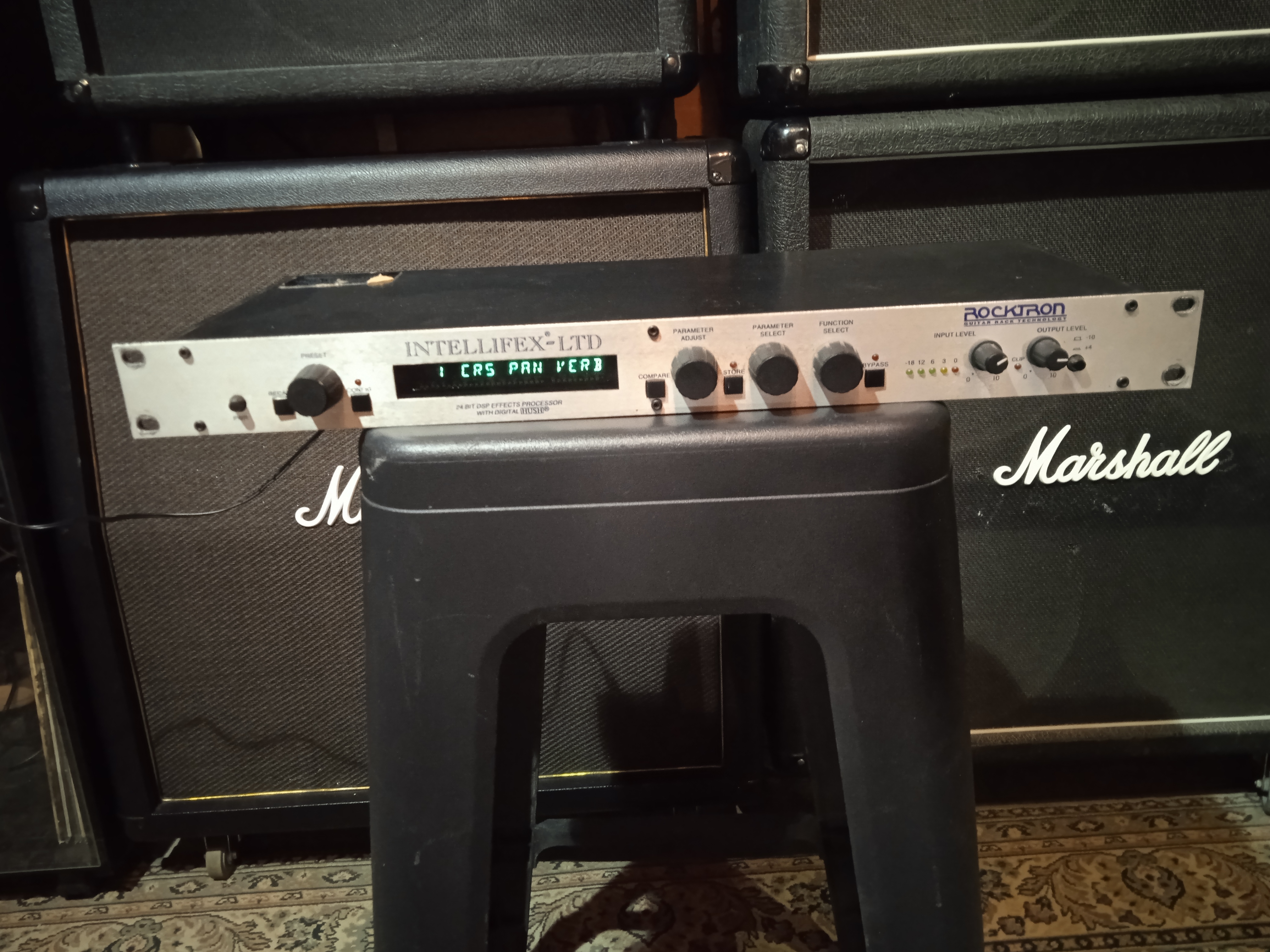 Vends rocktron intellifex ltd 