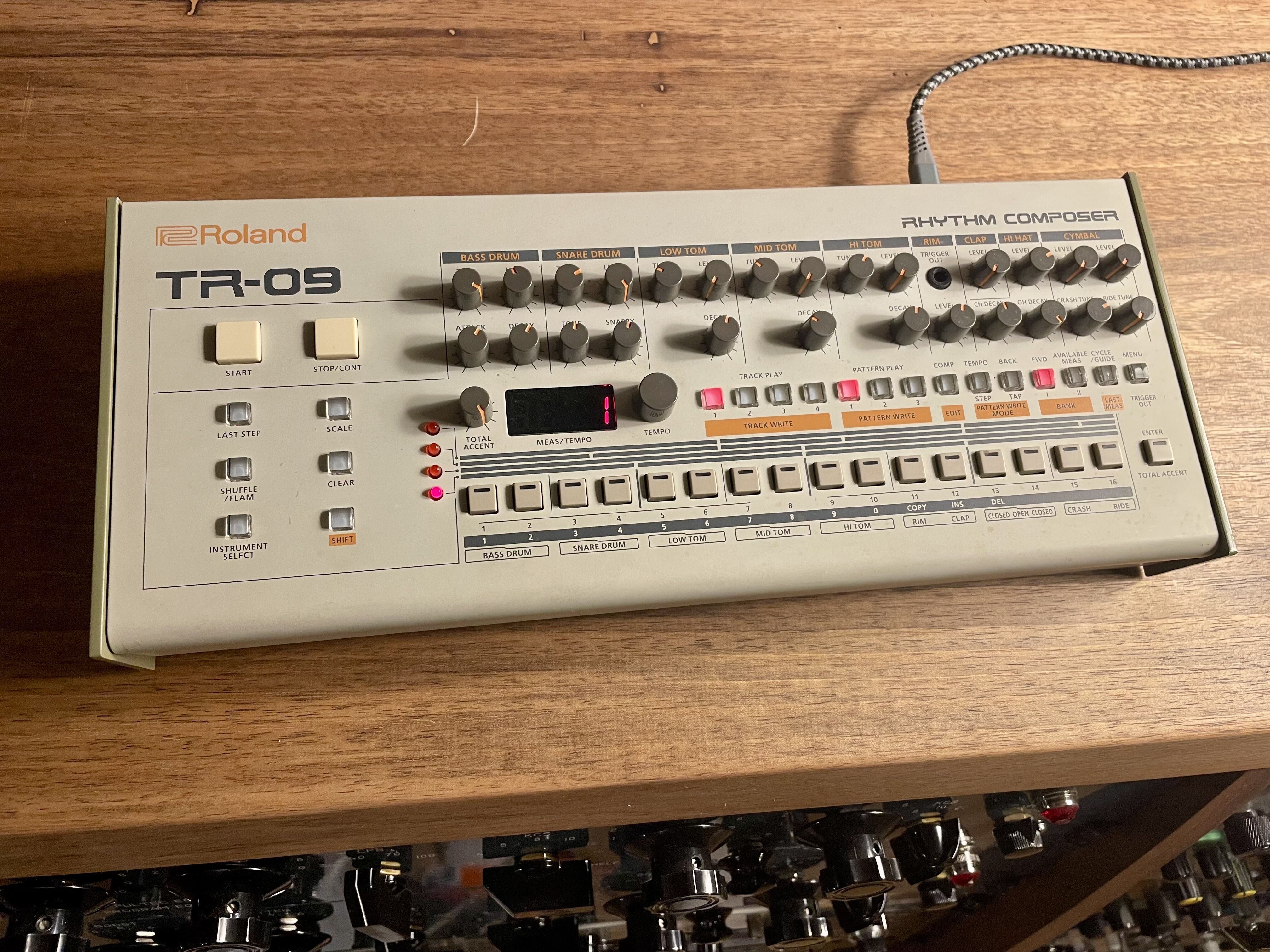 Roland TR-09 + Dock