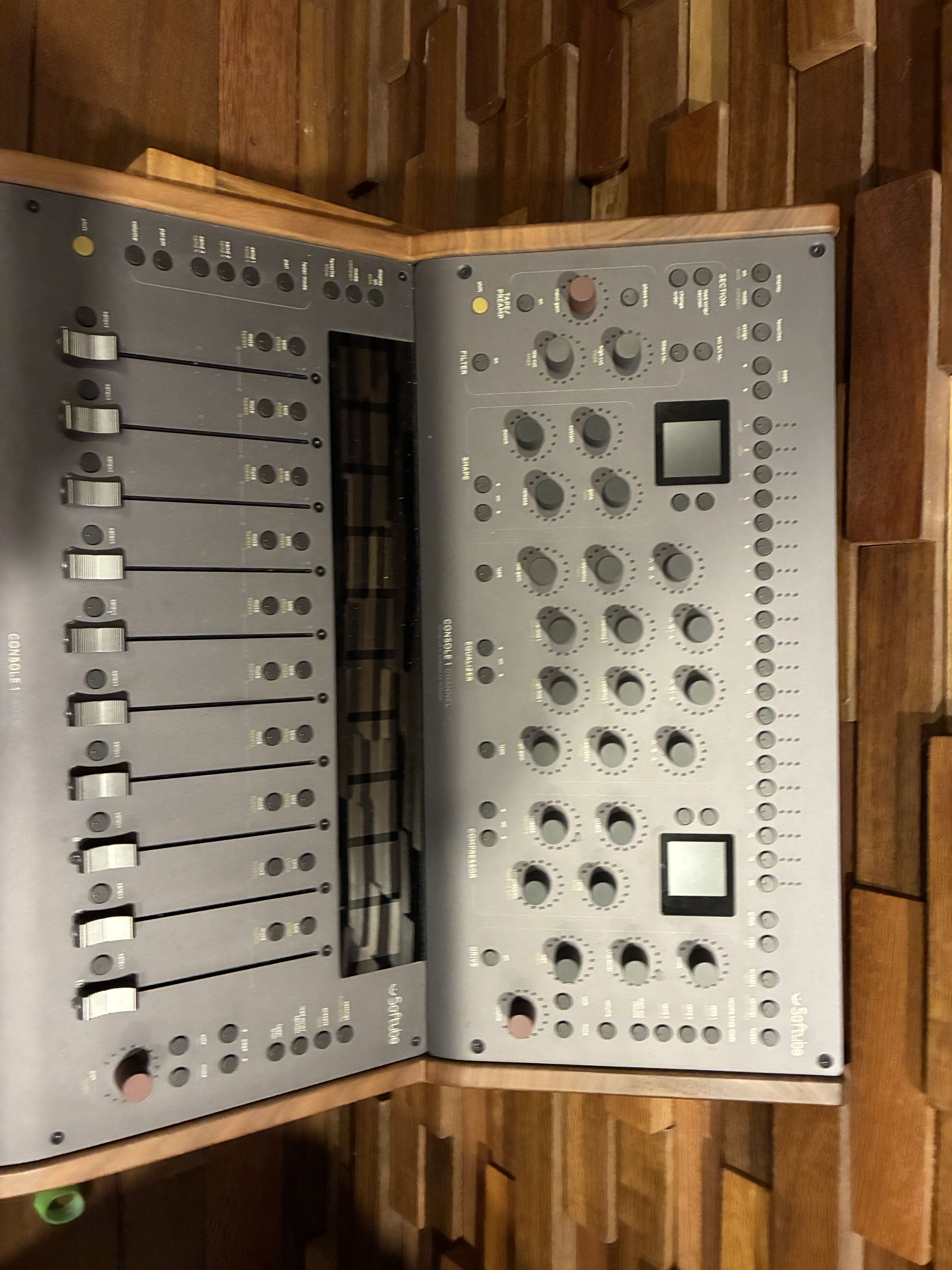 Vends Console 1 MKIII et Faders console 1 MKIII avec bois de fixation