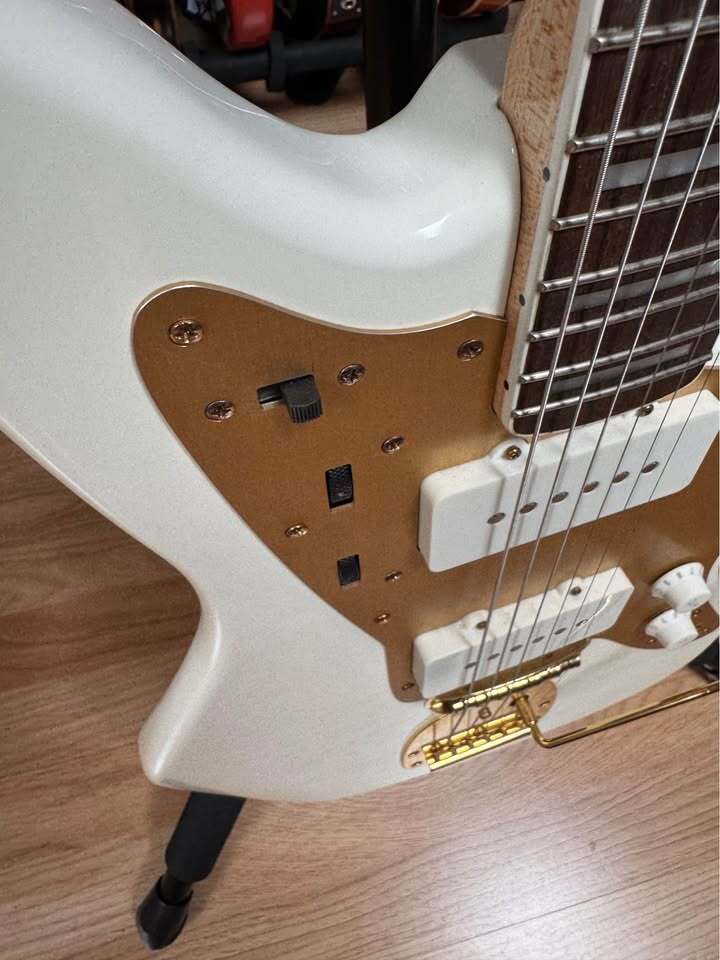 Squier Jazzmaster 40th Anniversary Olympic White + housse