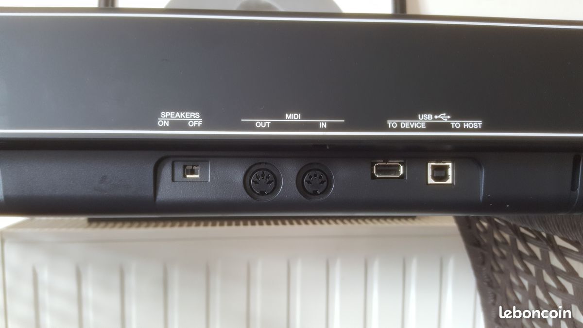 Yamaha CK61 (25499)