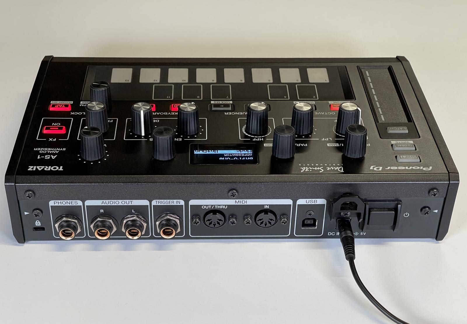 Pioneer DJ Dave Smith Toraiz AS-1-5