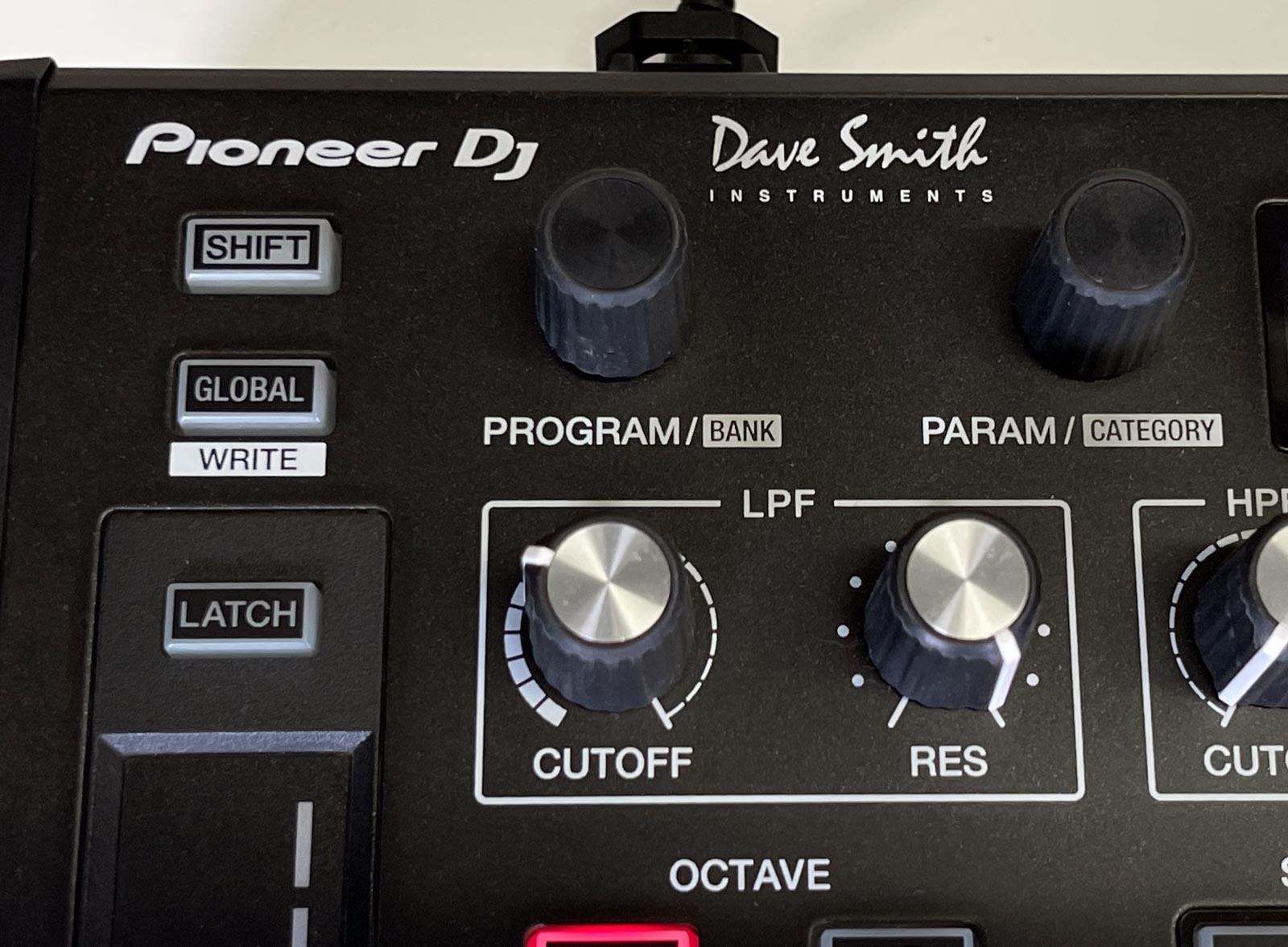 Pioneer DJ Dave Smith Toraiz AS-1-6