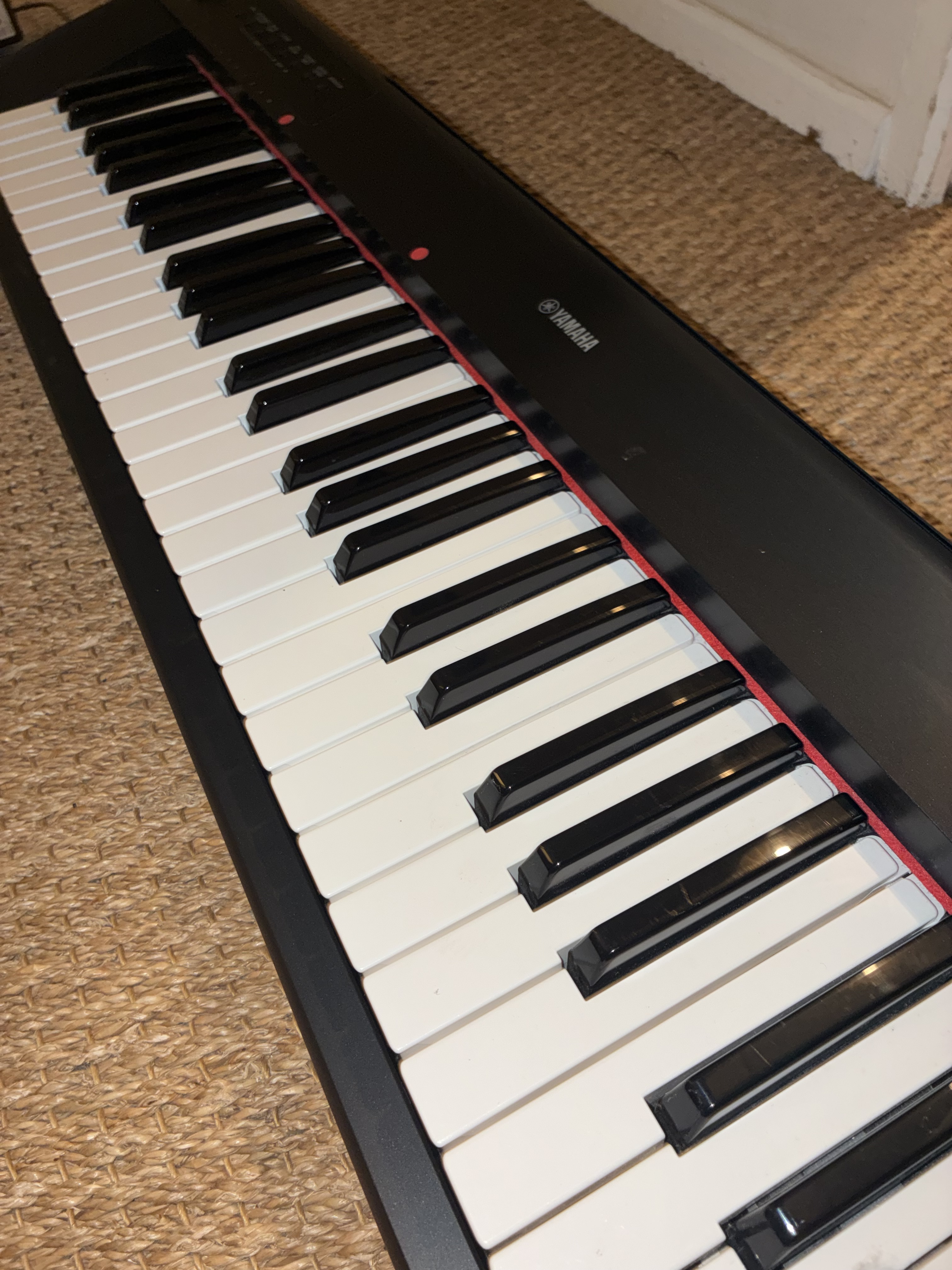 Je vends un piano Yamaha Piaggero NP-11