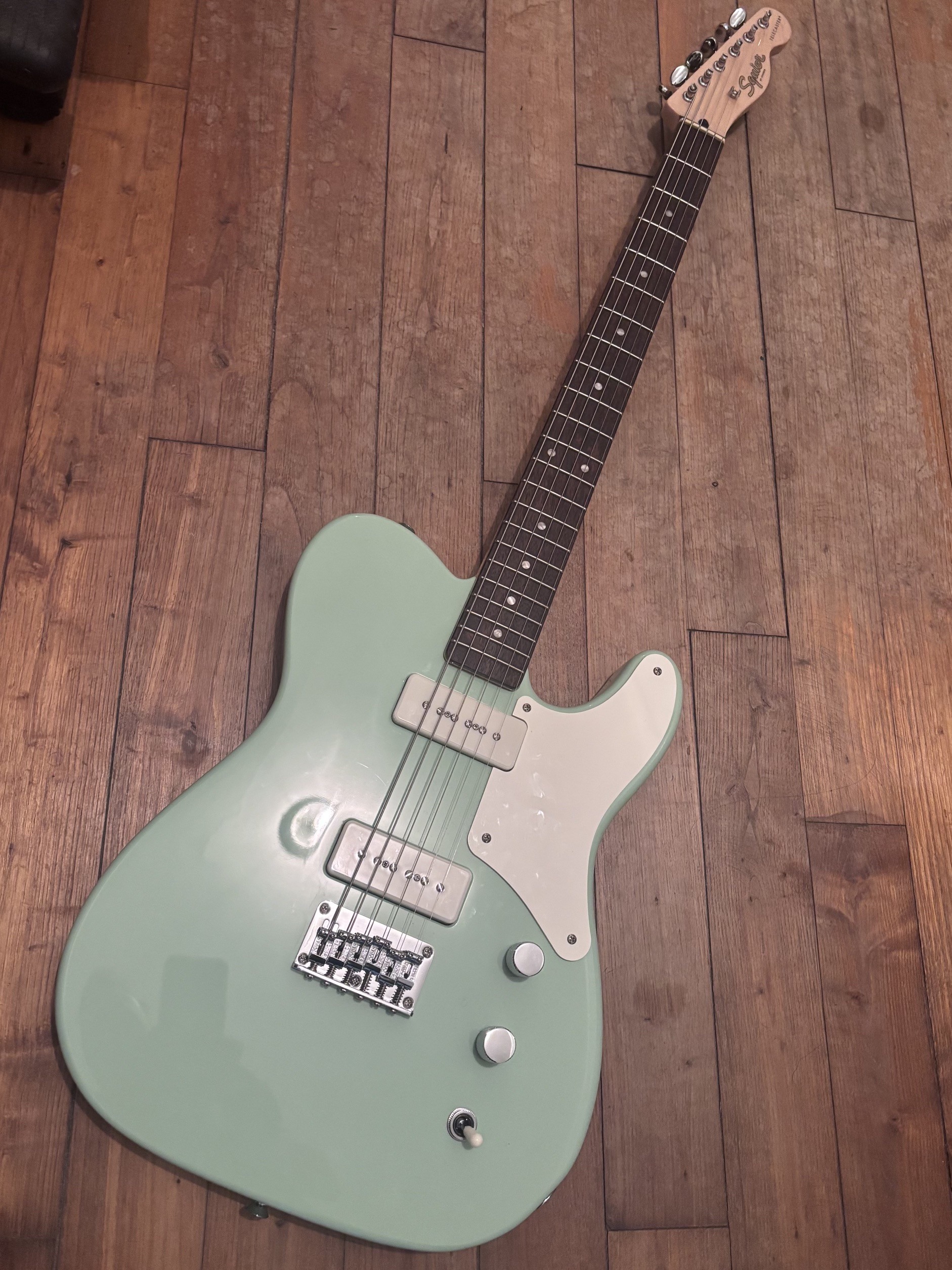  Squier Paranormal Baritone Cabronita Telecaster SURF GREEN